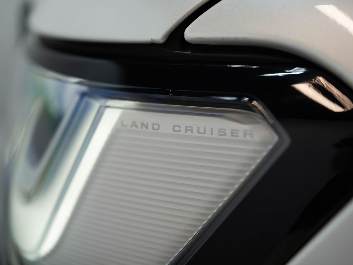 Toyota Land Cruiser 2021 - фото автомобиля