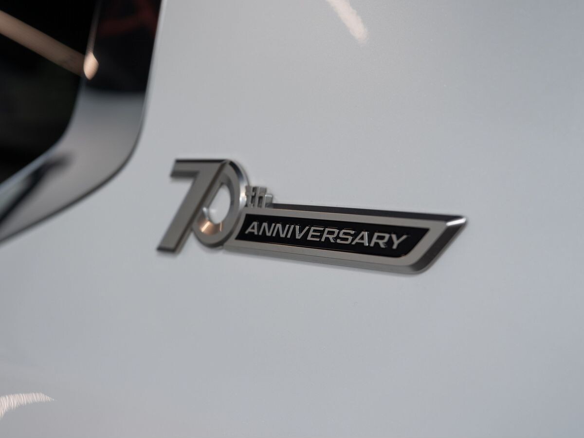 Toyota Land Cruiser 2021 - фото автомобиля