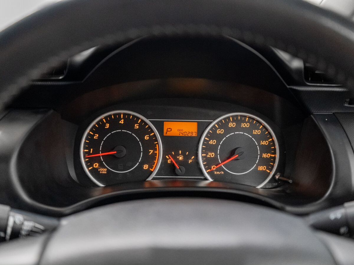 Toyota Wish 2010 - фото автомобиля