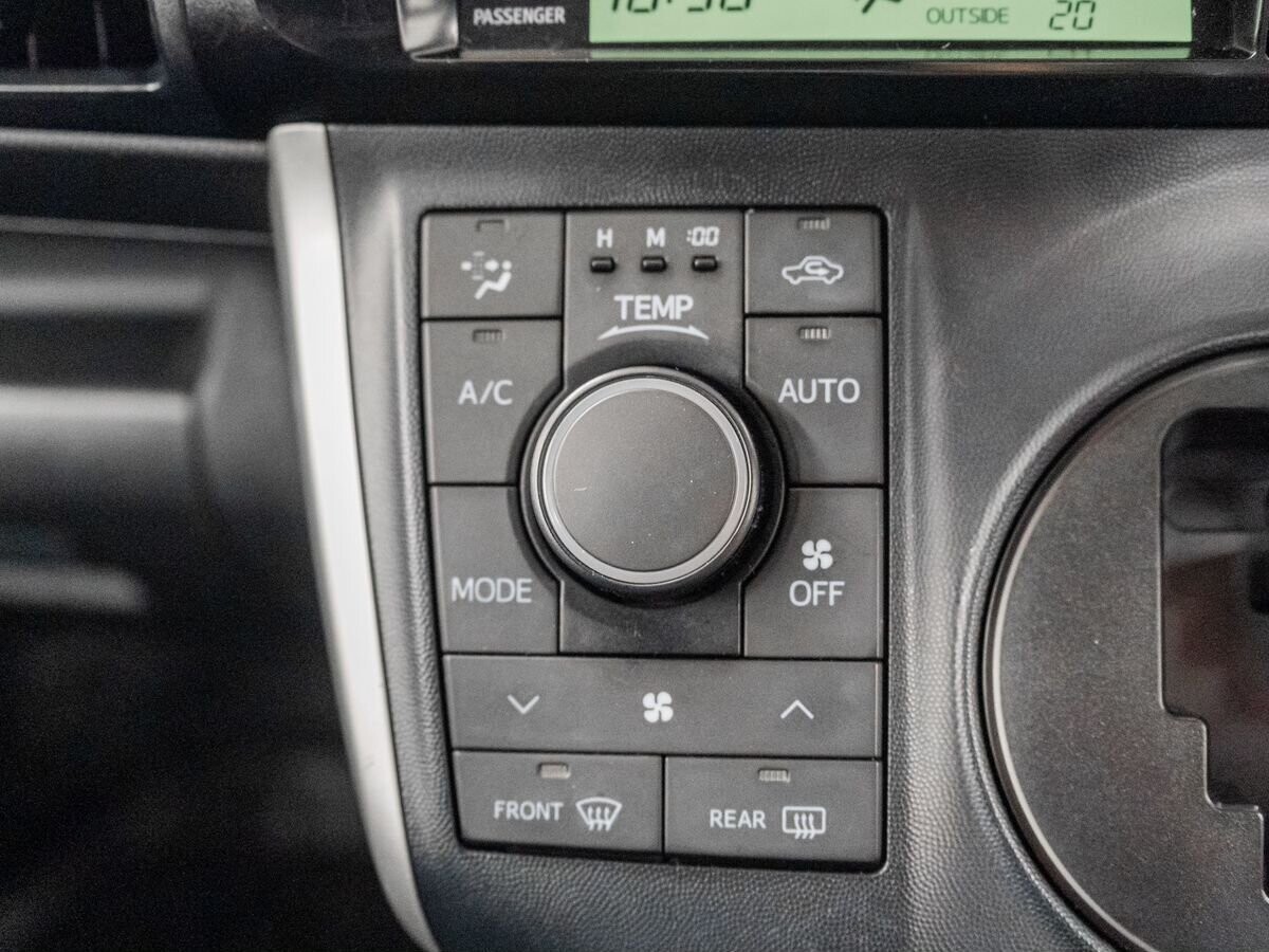 Toyota Wish 2010 - фото автомобиля