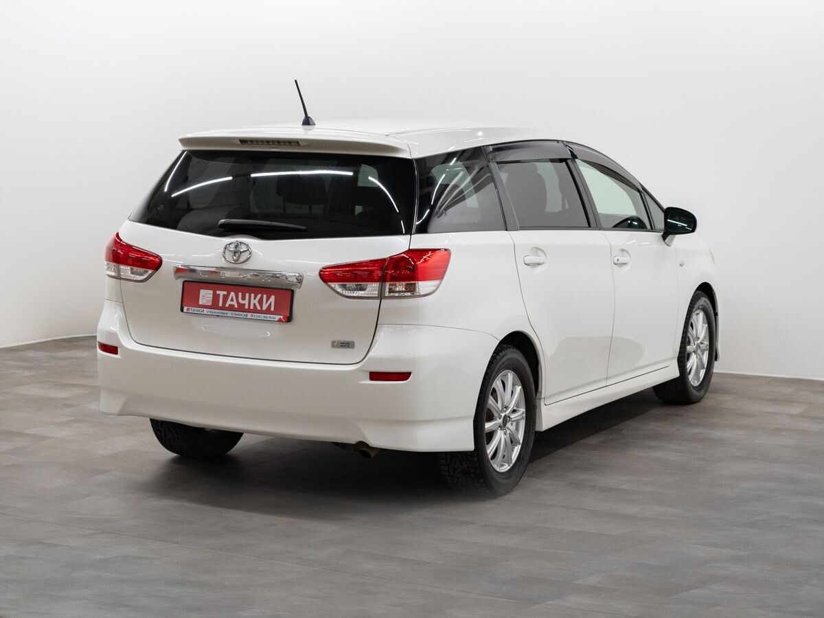 Toyota Wish 2010 - фото автомобиля