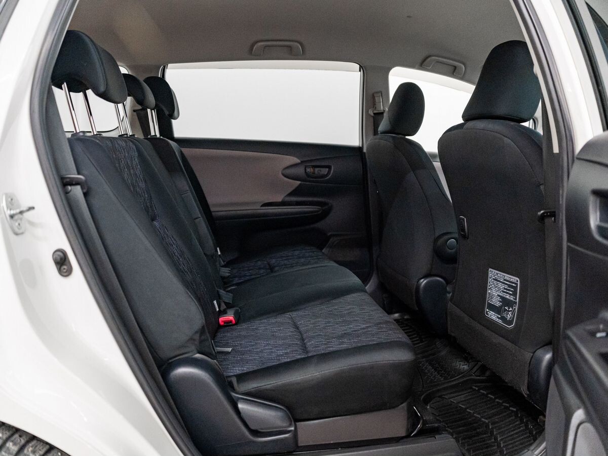 Toyota Wish 2010 - фото автомобиля