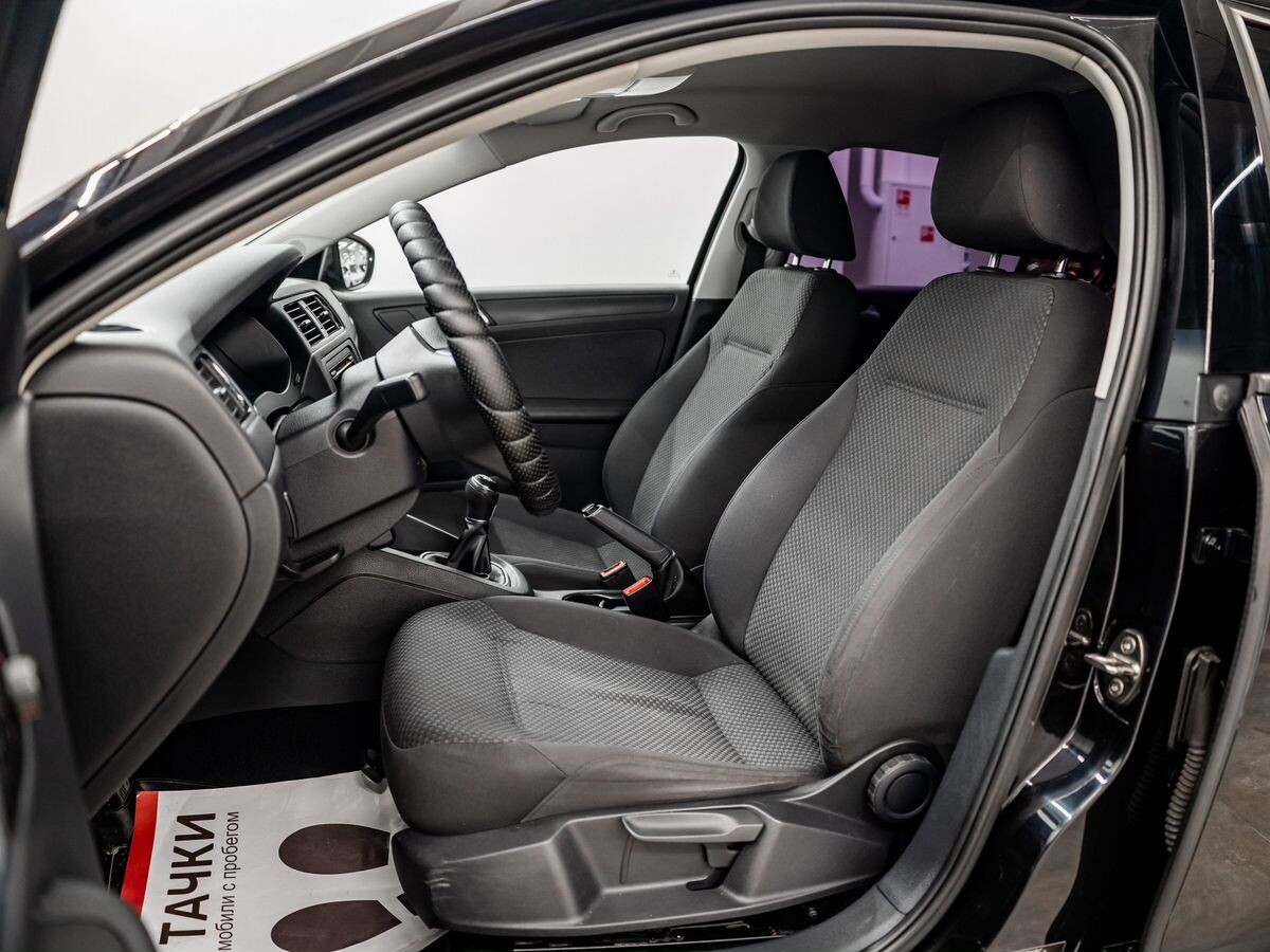 Volkswagen Jetta 2014 - фото автомобиля