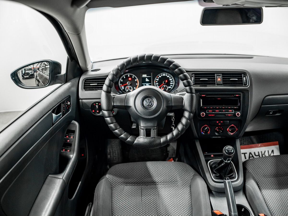 Volkswagen Jetta 2014 - фото автомобиля