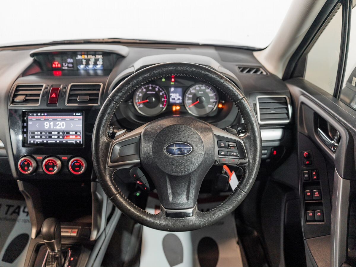 Subaru Forester 2015 - фото автомобиля