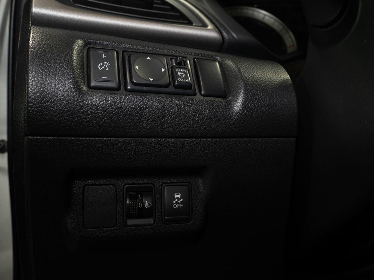 Nissan Tiida 2015 - фото автомобиля