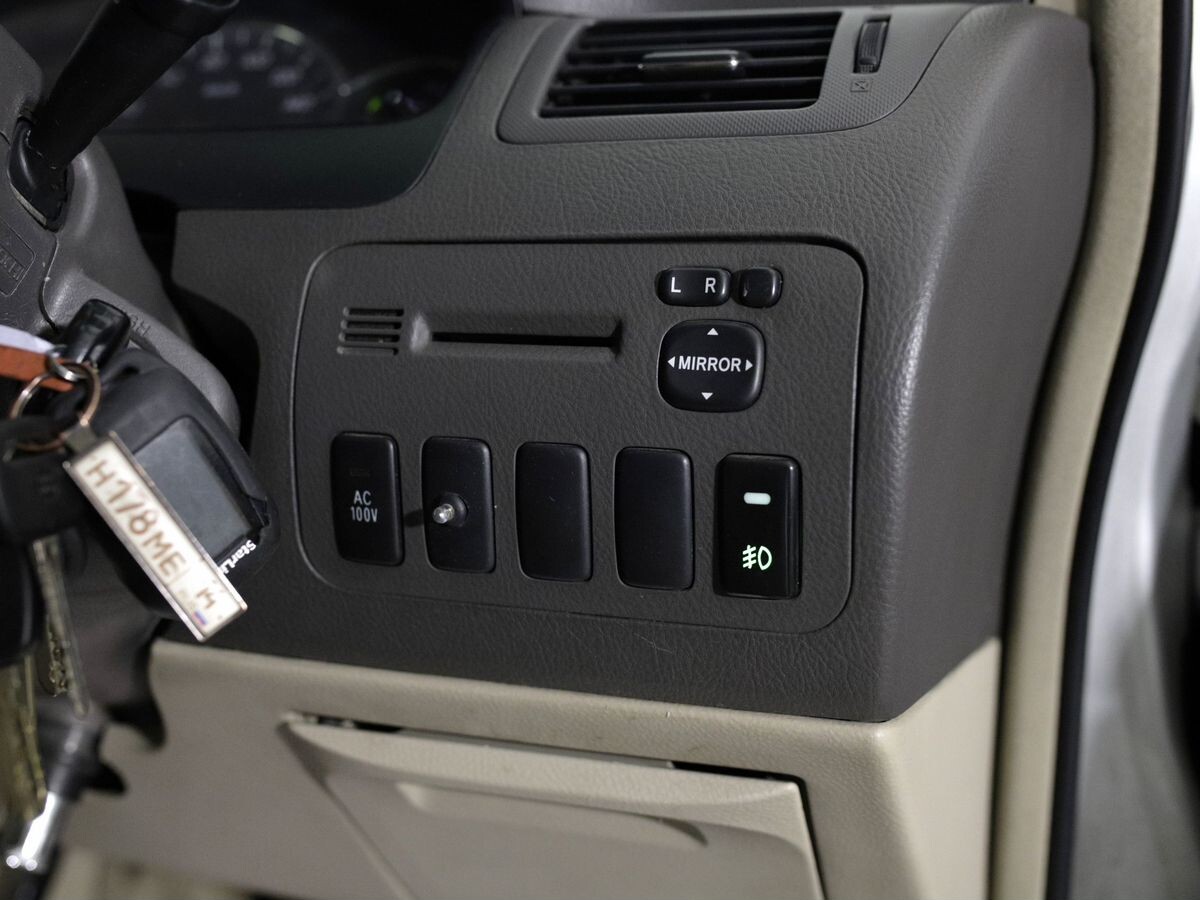 Toyota Alphard 2007 - фото автомобиля