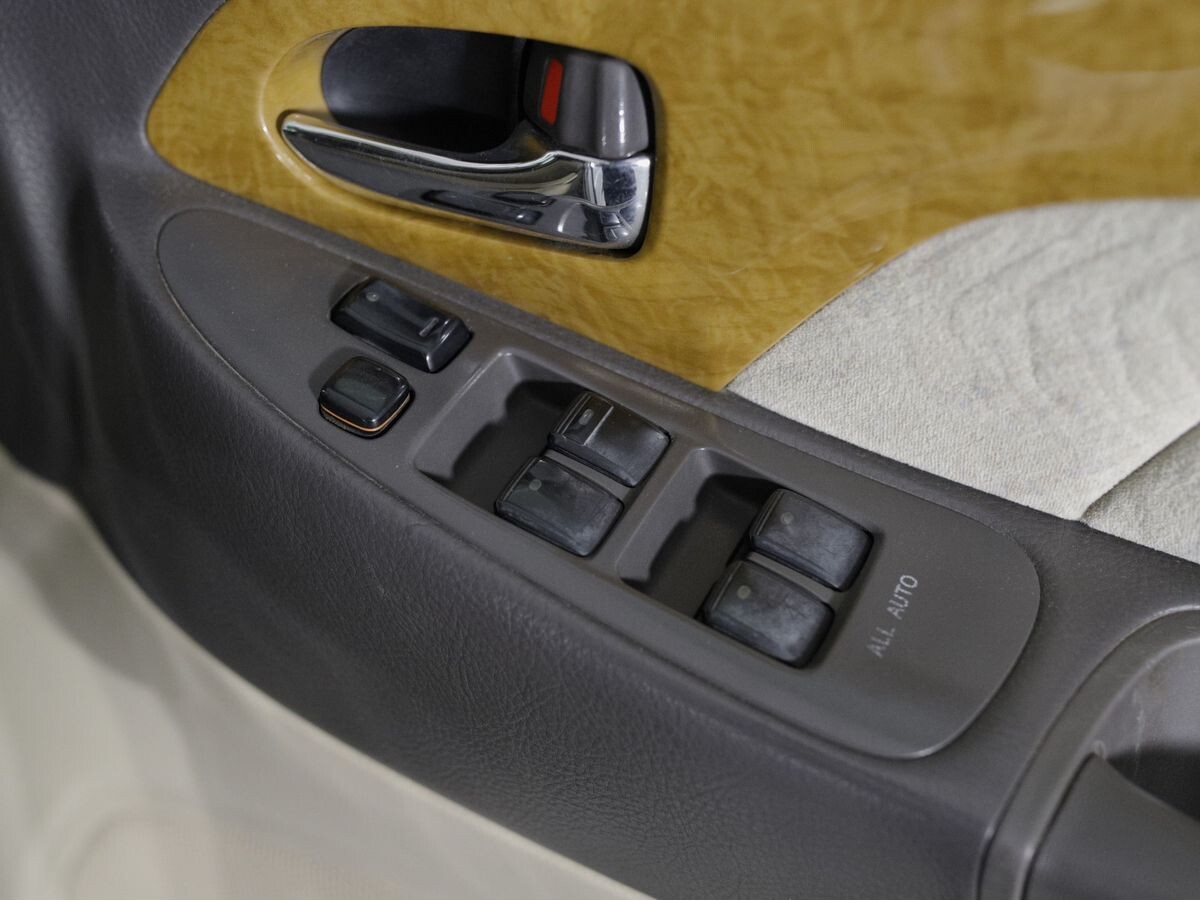 Toyota Alphard 2007 - фото автомобиля