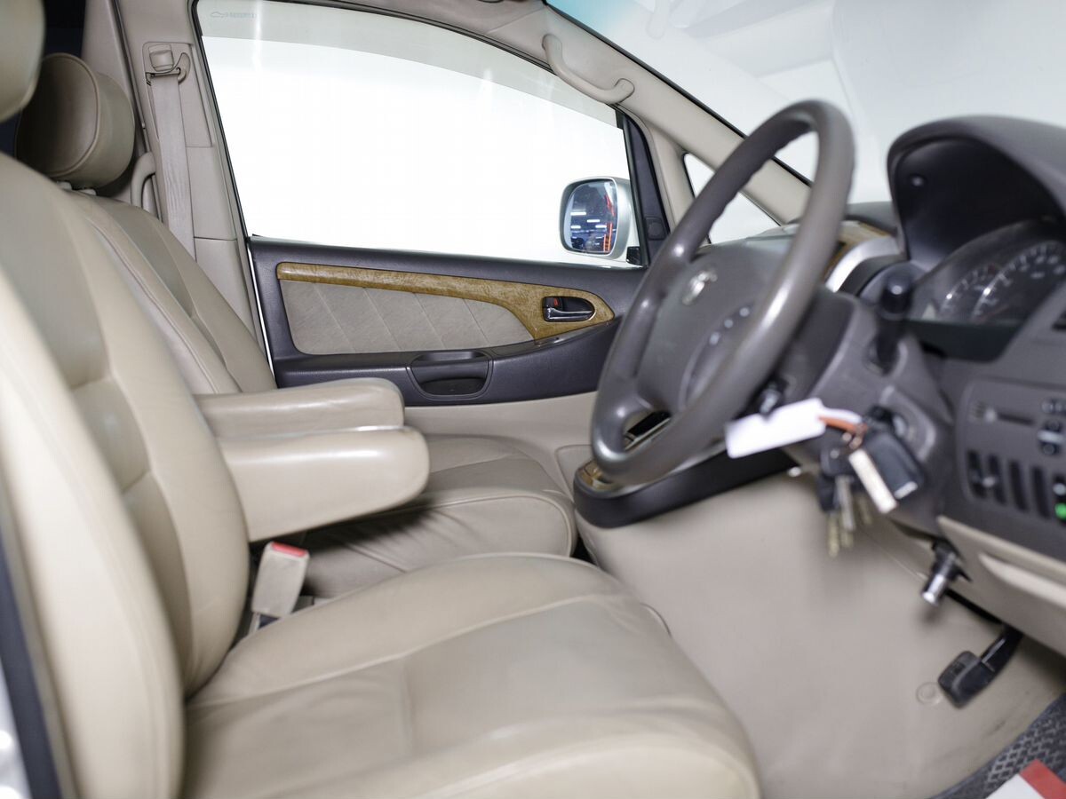 Toyota Alphard 2007 - фото автомобиля