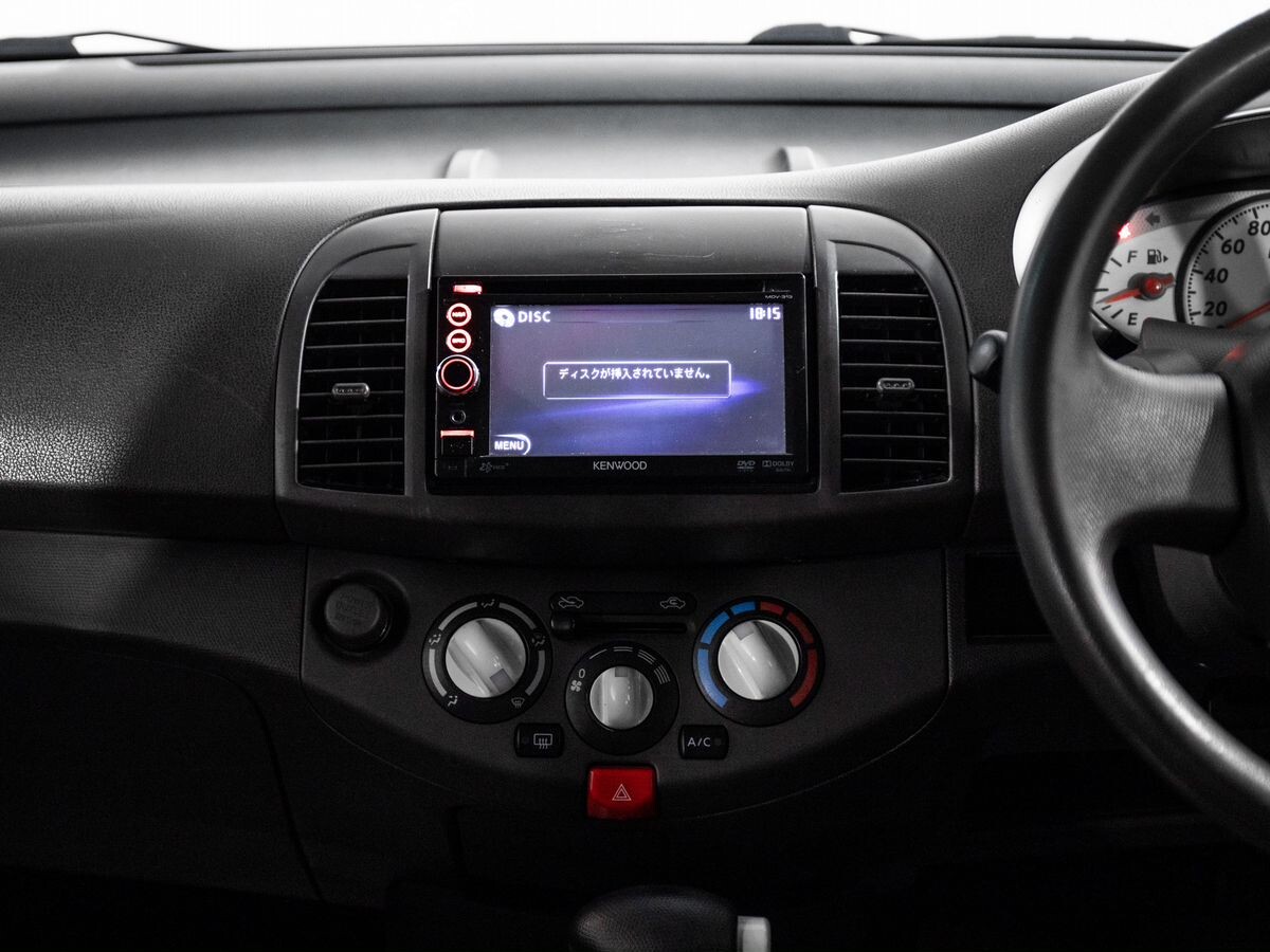 Nissan March 2010 - фото автомобиля