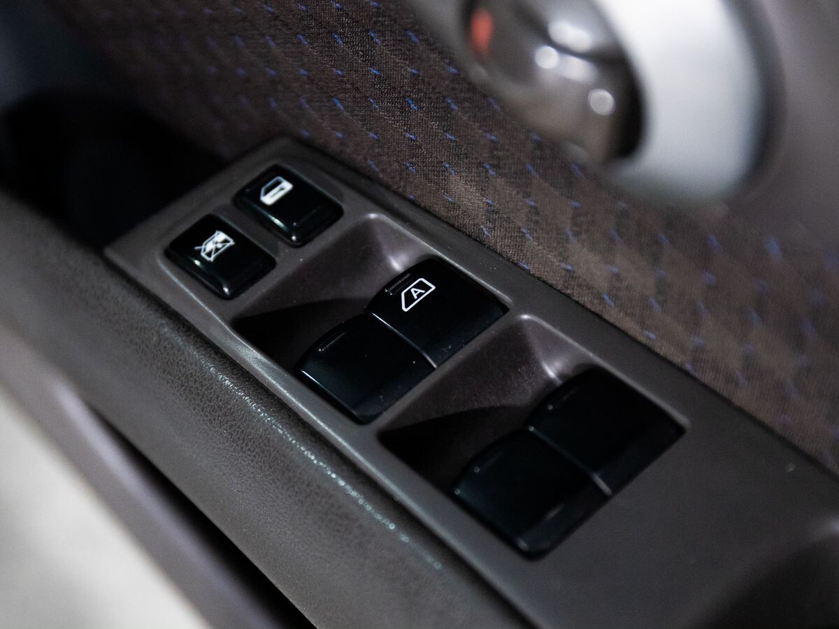 Nissan March 2010 - фото автомобиля