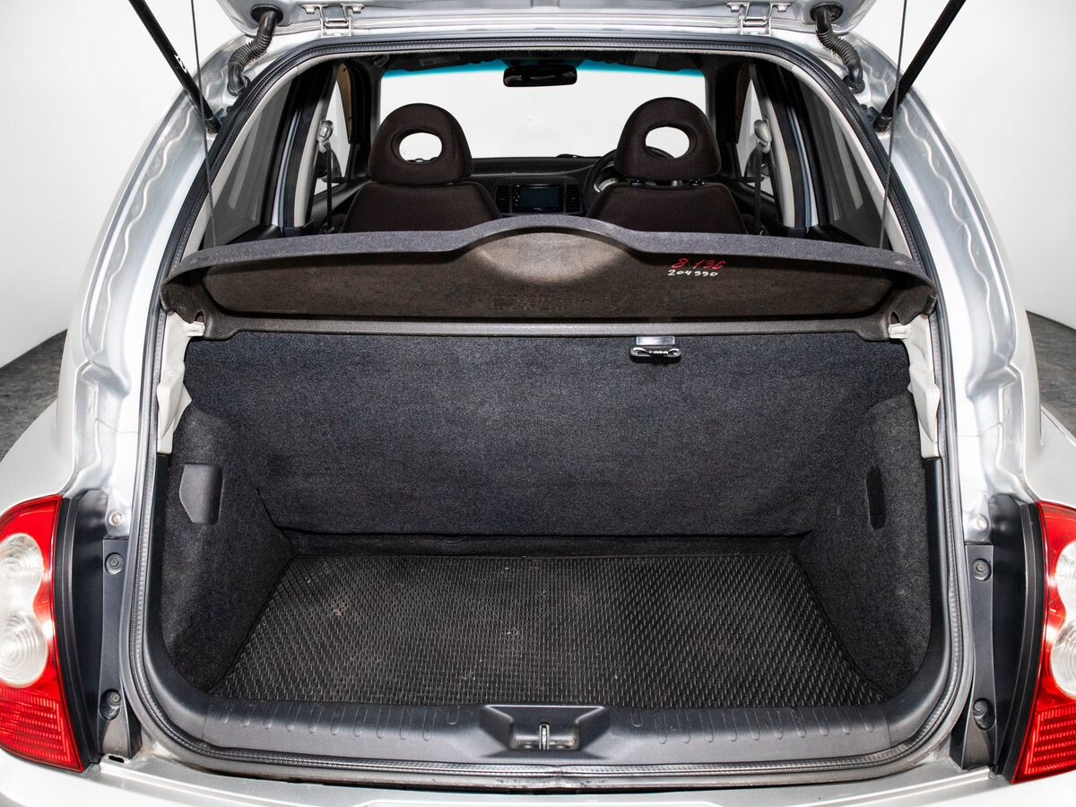 Nissan March 2010 - фото автомобиля