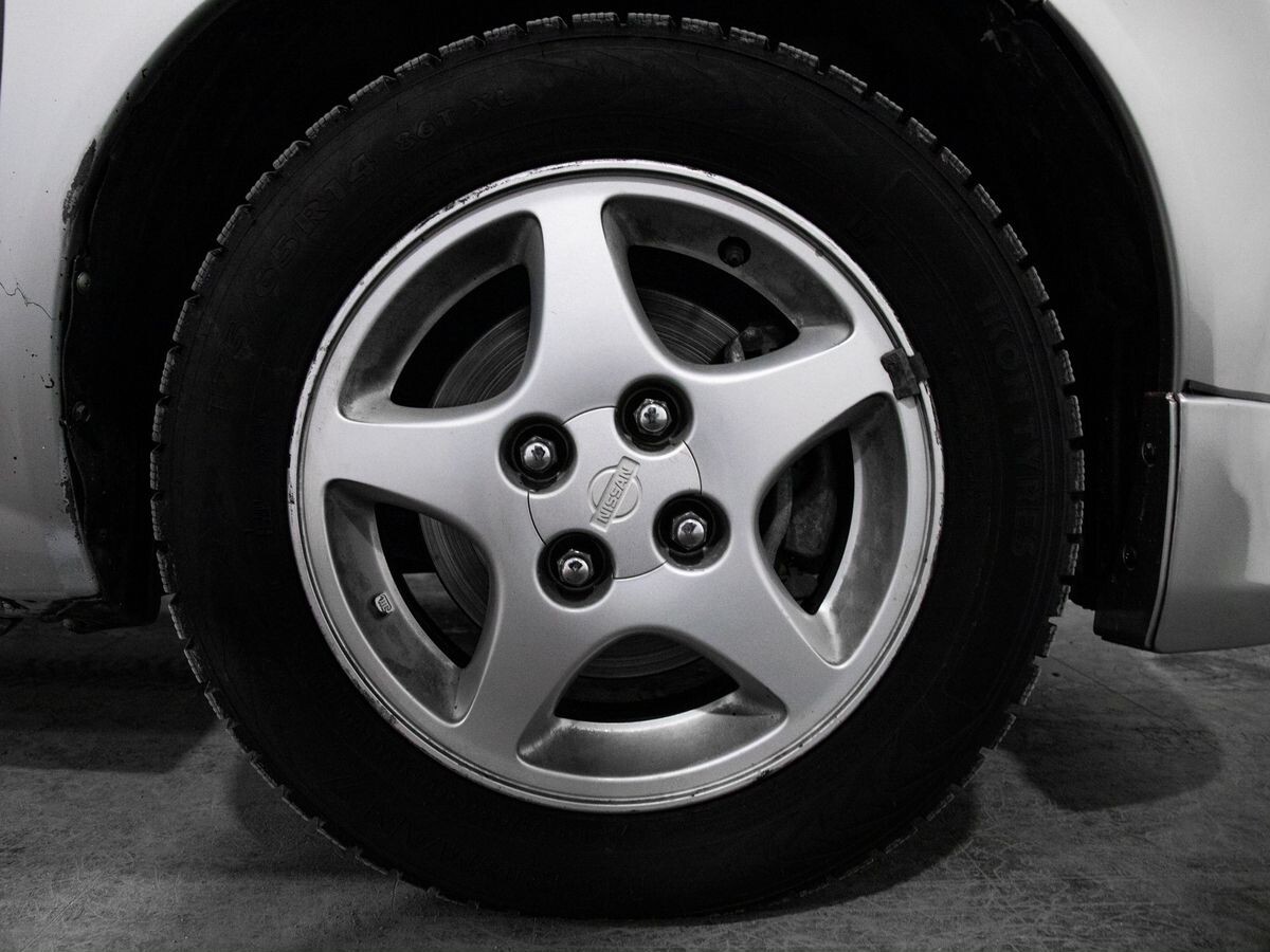 Nissan March 2010 - фото автомобиля