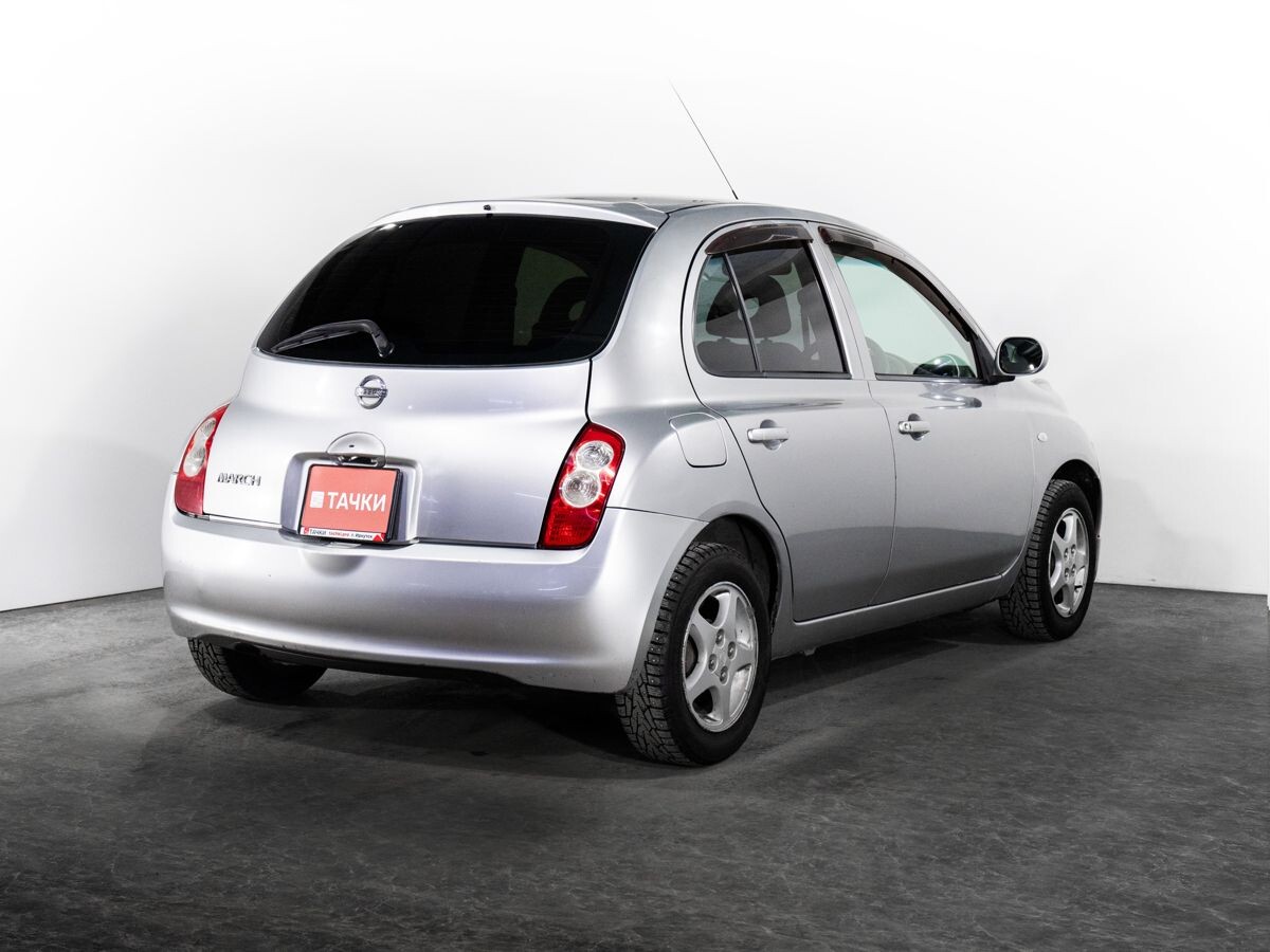 Nissan March 2010 - фото автомобиля