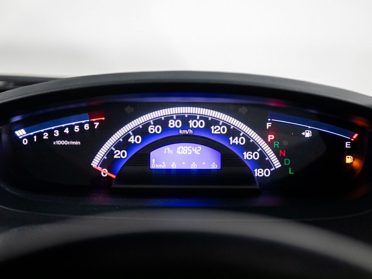 Honda Freed 2011 - фото автомобиля