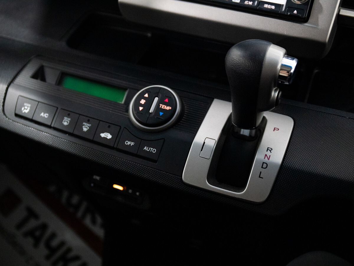 Honda Freed 2011 - фото автомобиля