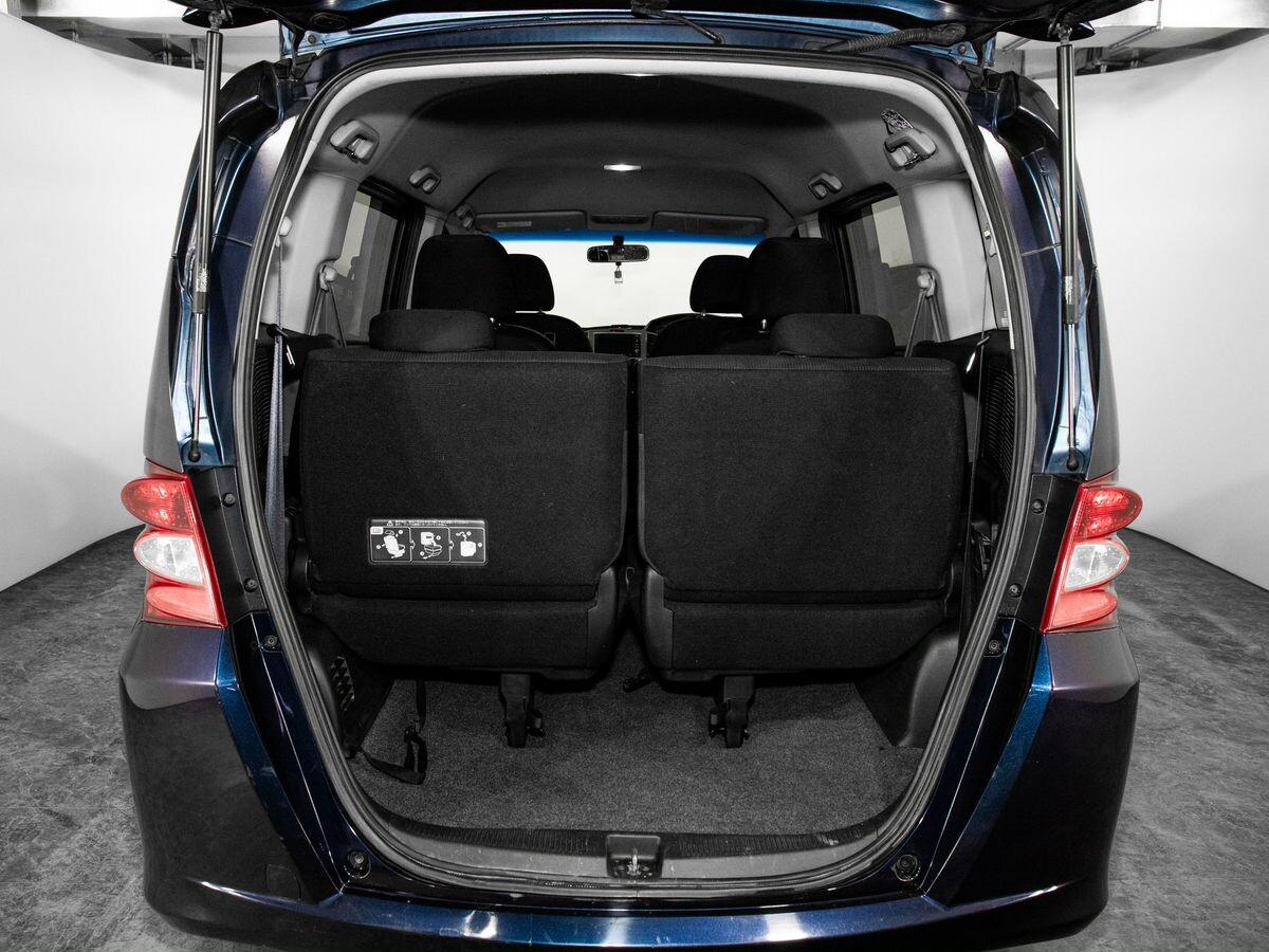 Honda Freed 2011 - фото автомобиля