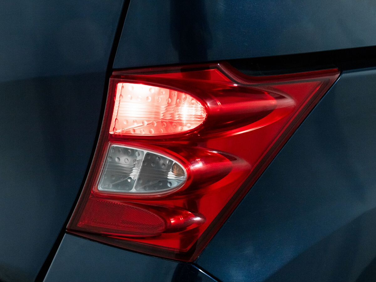 Honda Freed 2011 - фото автомобиля