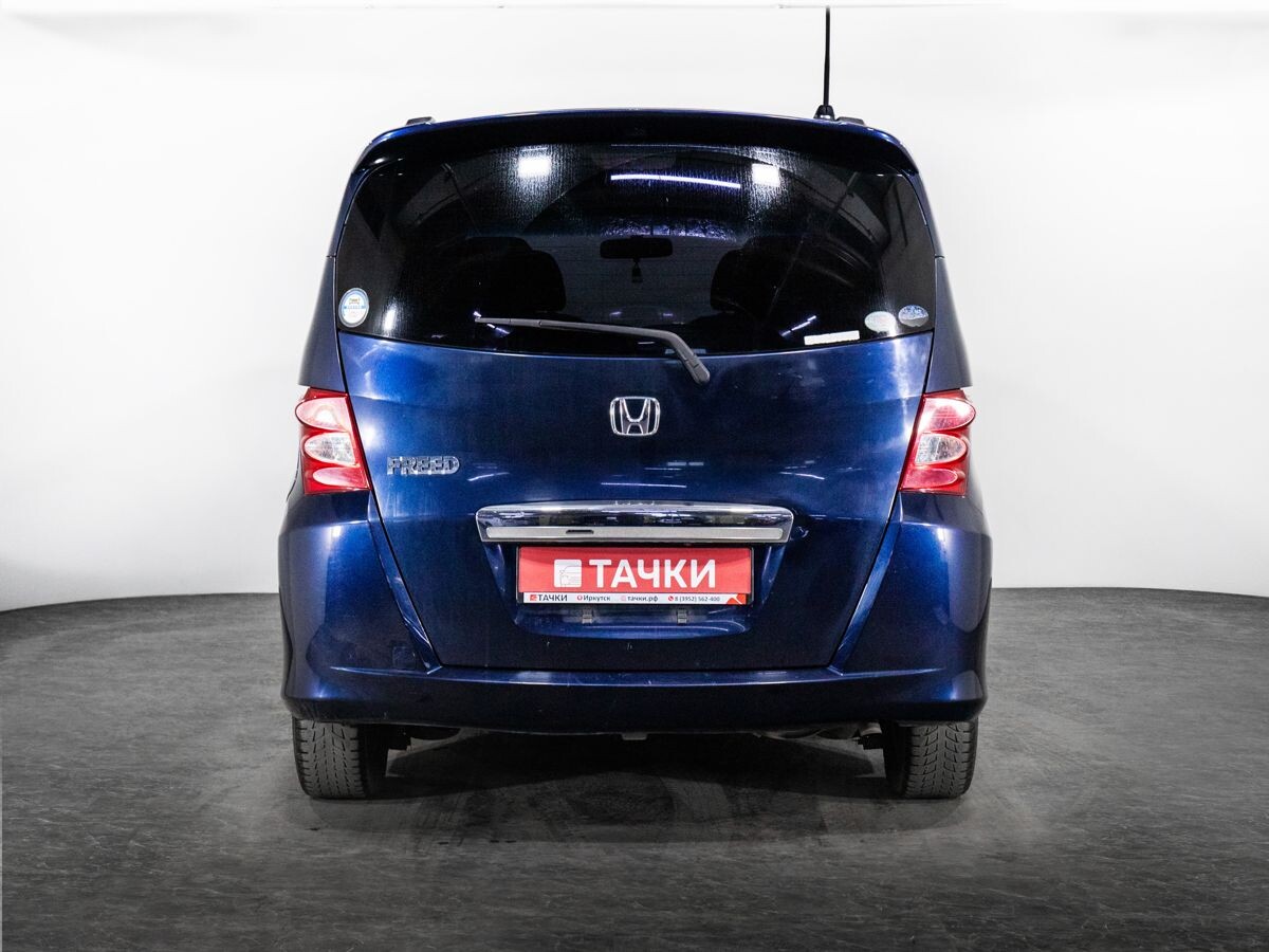 Honda Freed 2011 - фото автомобиля