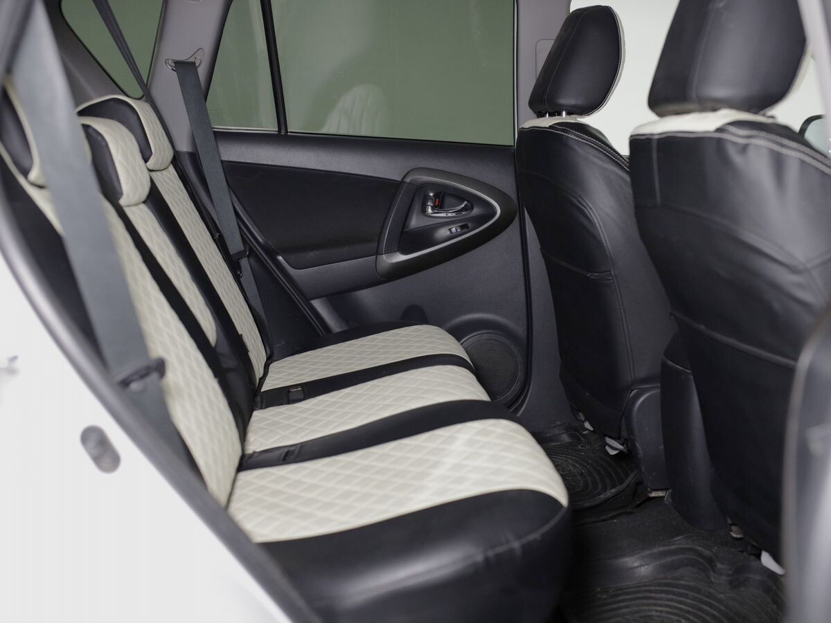 Toyota RAV4 2010 - фото автомобиля