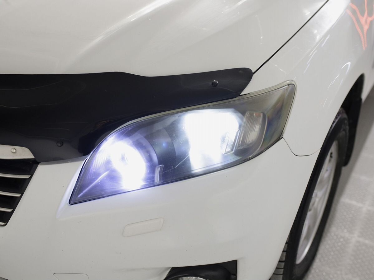 Toyota RAV4 2010 - фото автомобиля