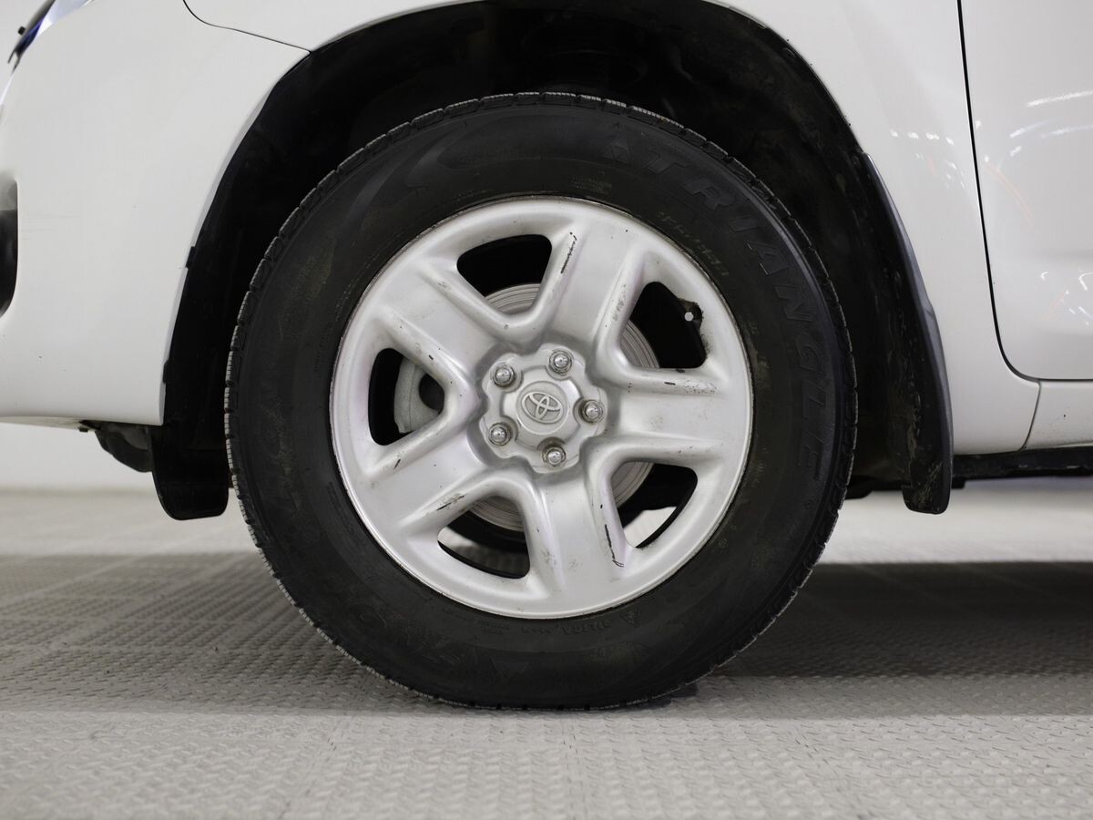Toyota RAV4 2010 - фото автомобиля