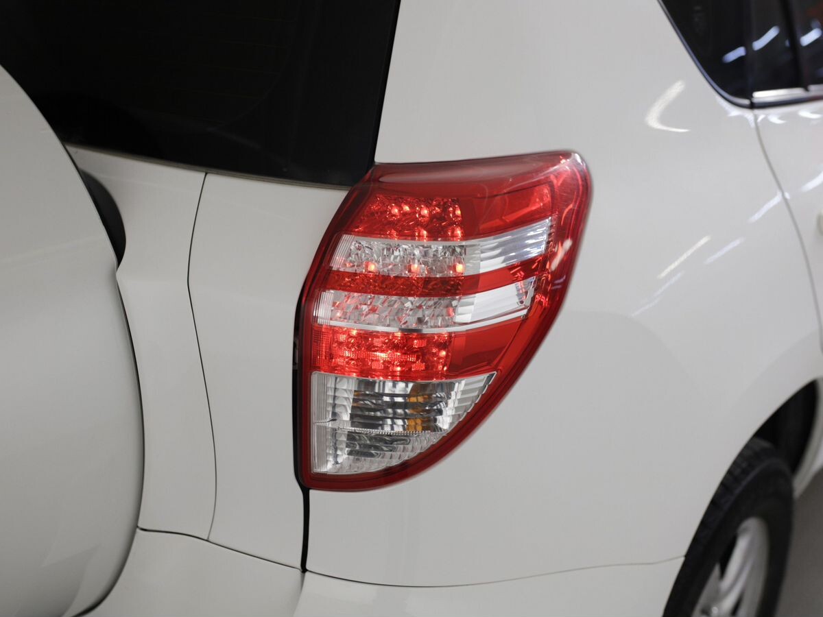 Toyota RAV4 2010 - фото автомобиля