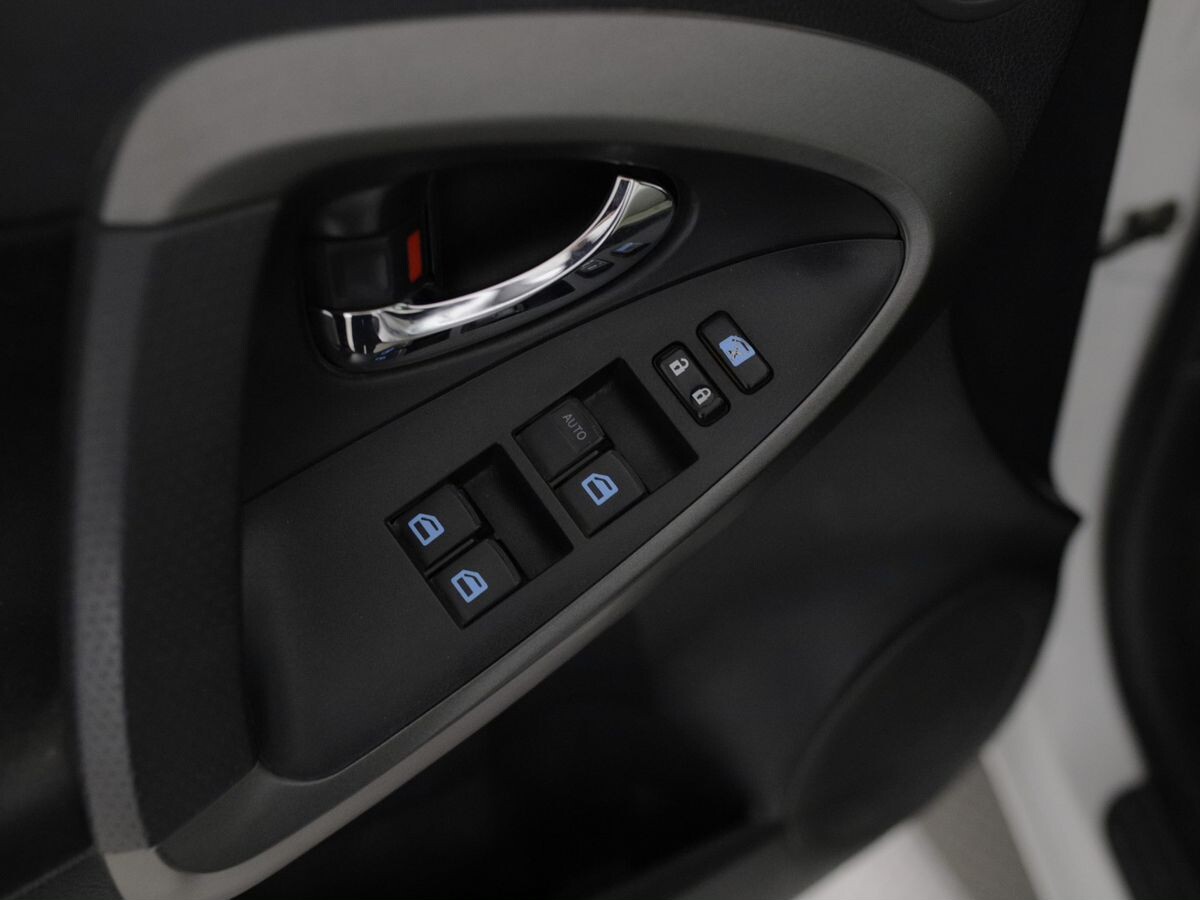 Toyota RAV4 2010 - фото автомобиля