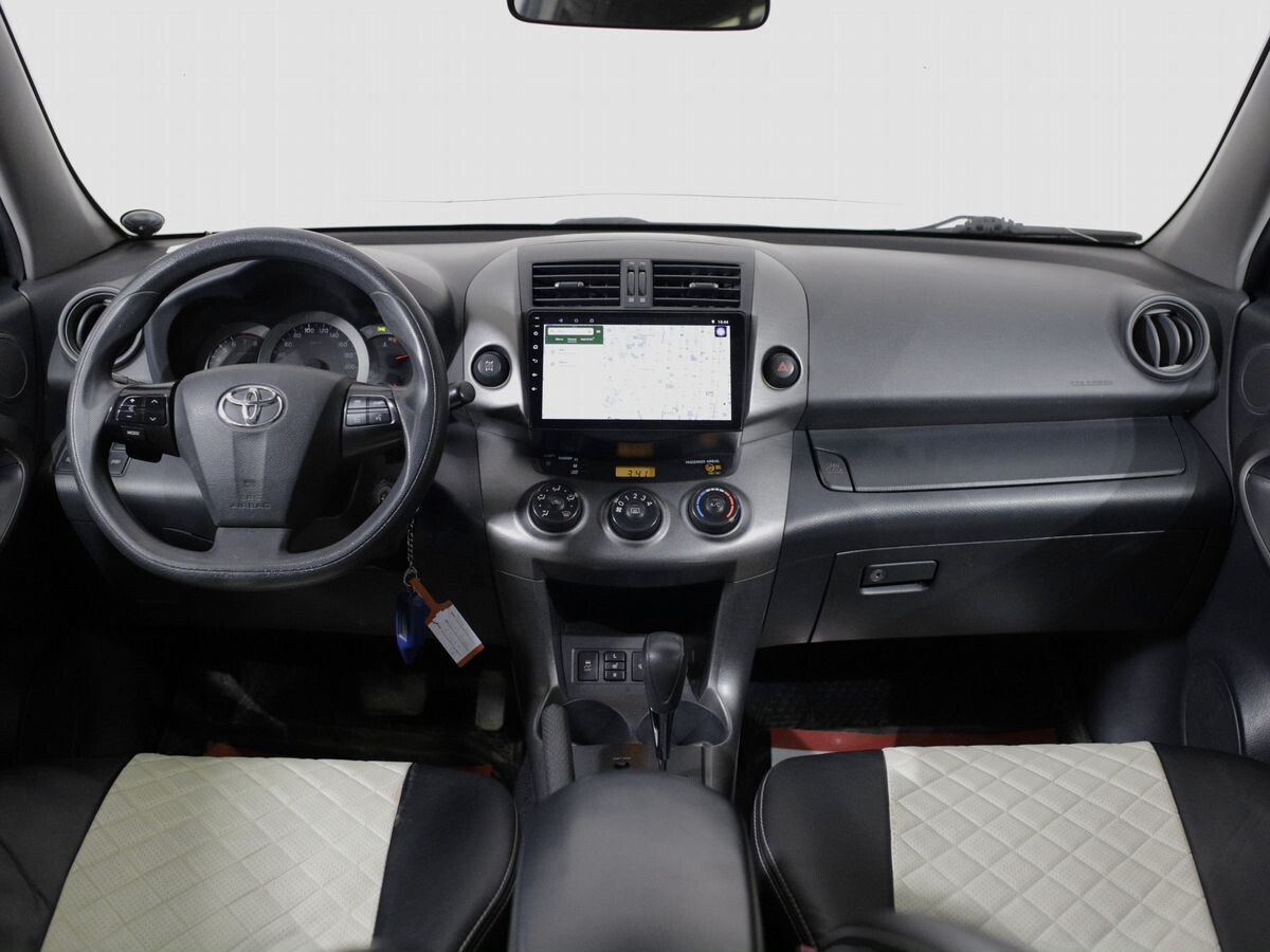 Toyota RAV4 2010 - фото автомобиля