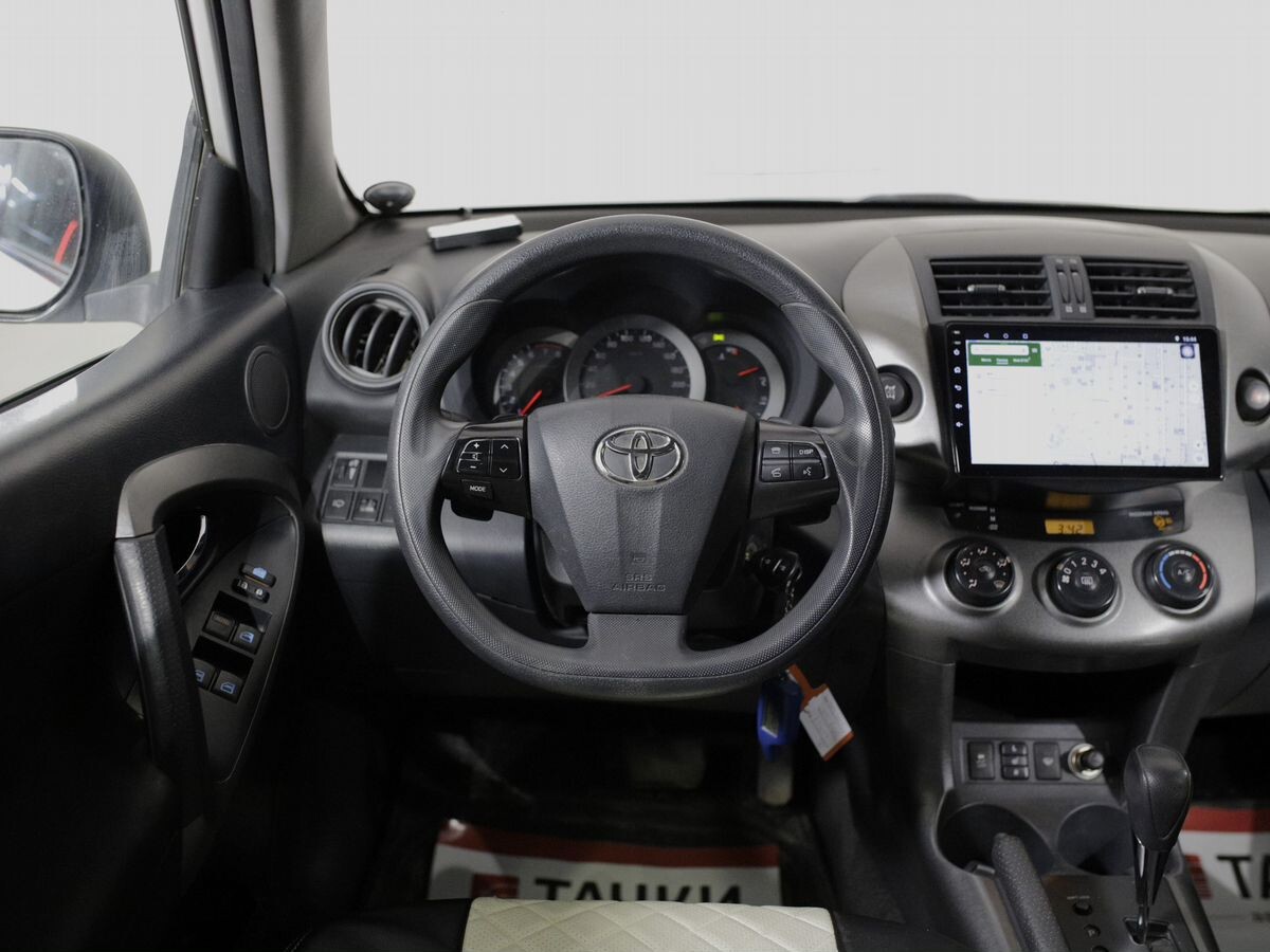 Toyota RAV4 2010 - фото автомобиля