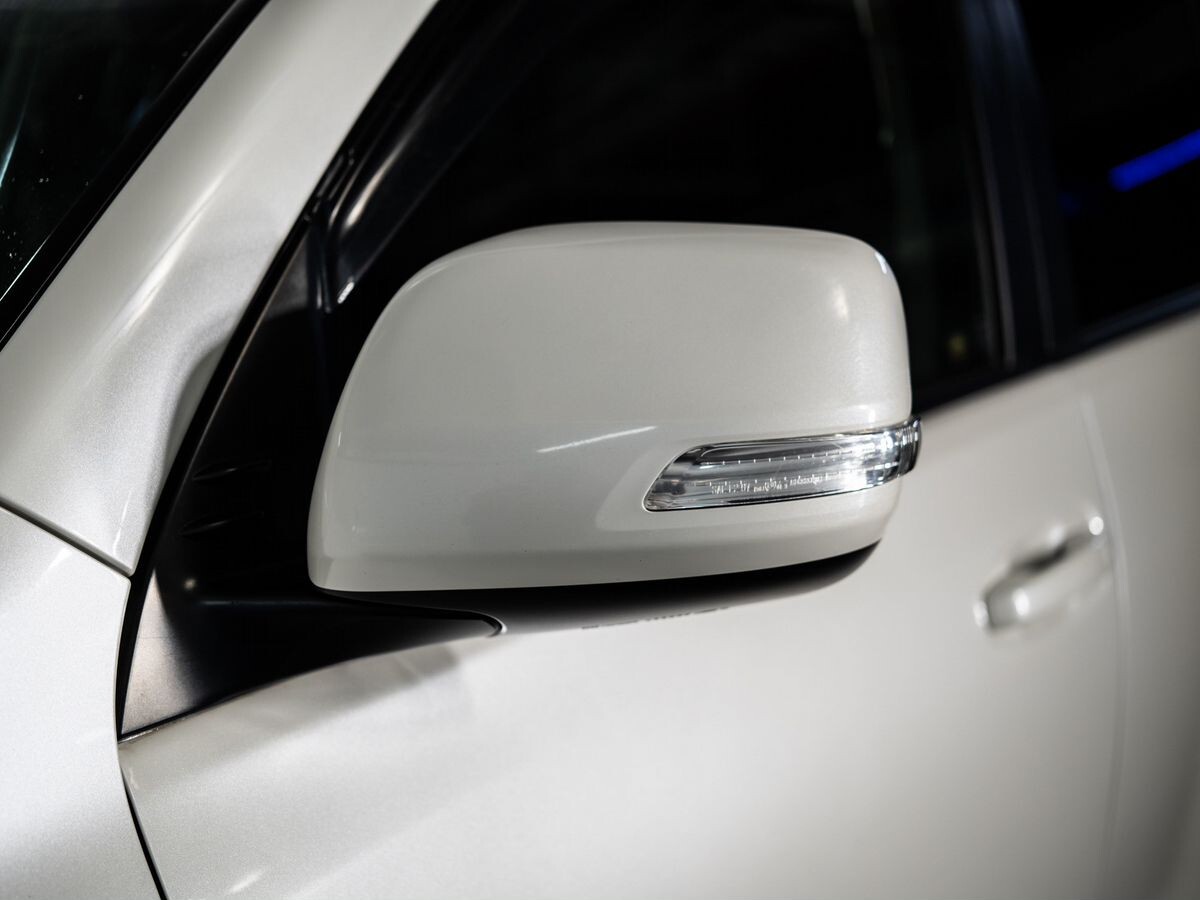 Toyota Land Cruiser Prado 2019 - фото автомобиля