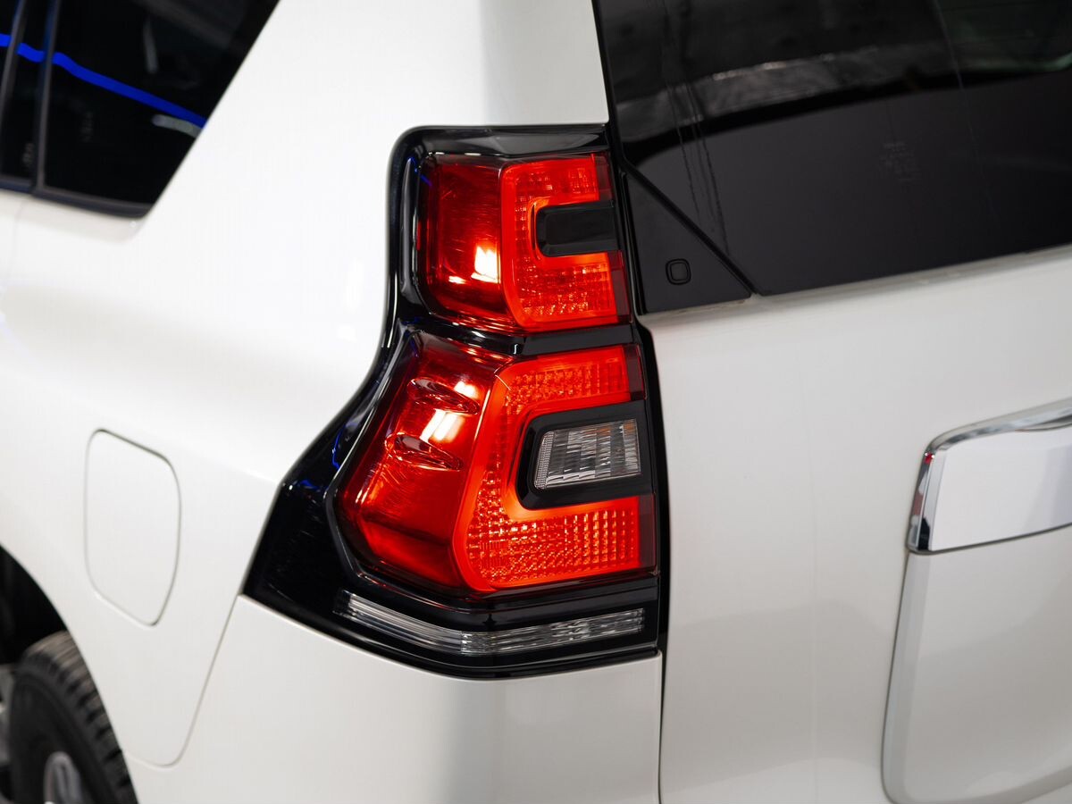 Toyota Land Cruiser Prado 2019 - фото автомобиля