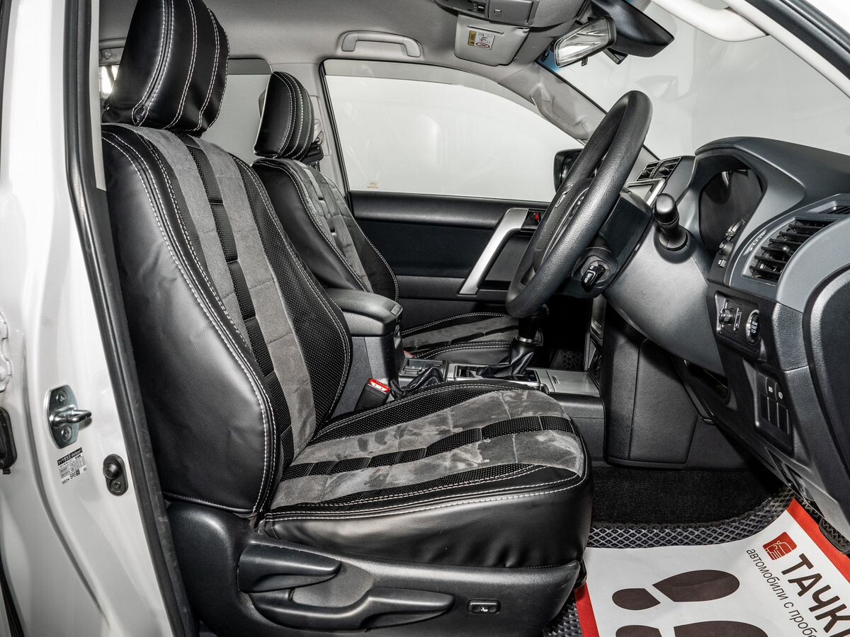 Toyota Land Cruiser Prado 2019 - фото автомобиля