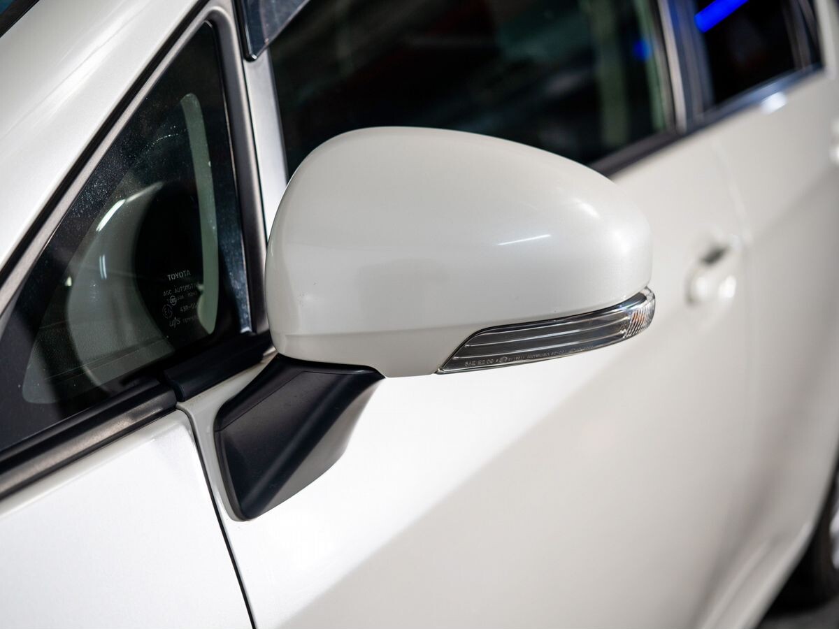 Toyota Ractis 2011 - фото автомобиля