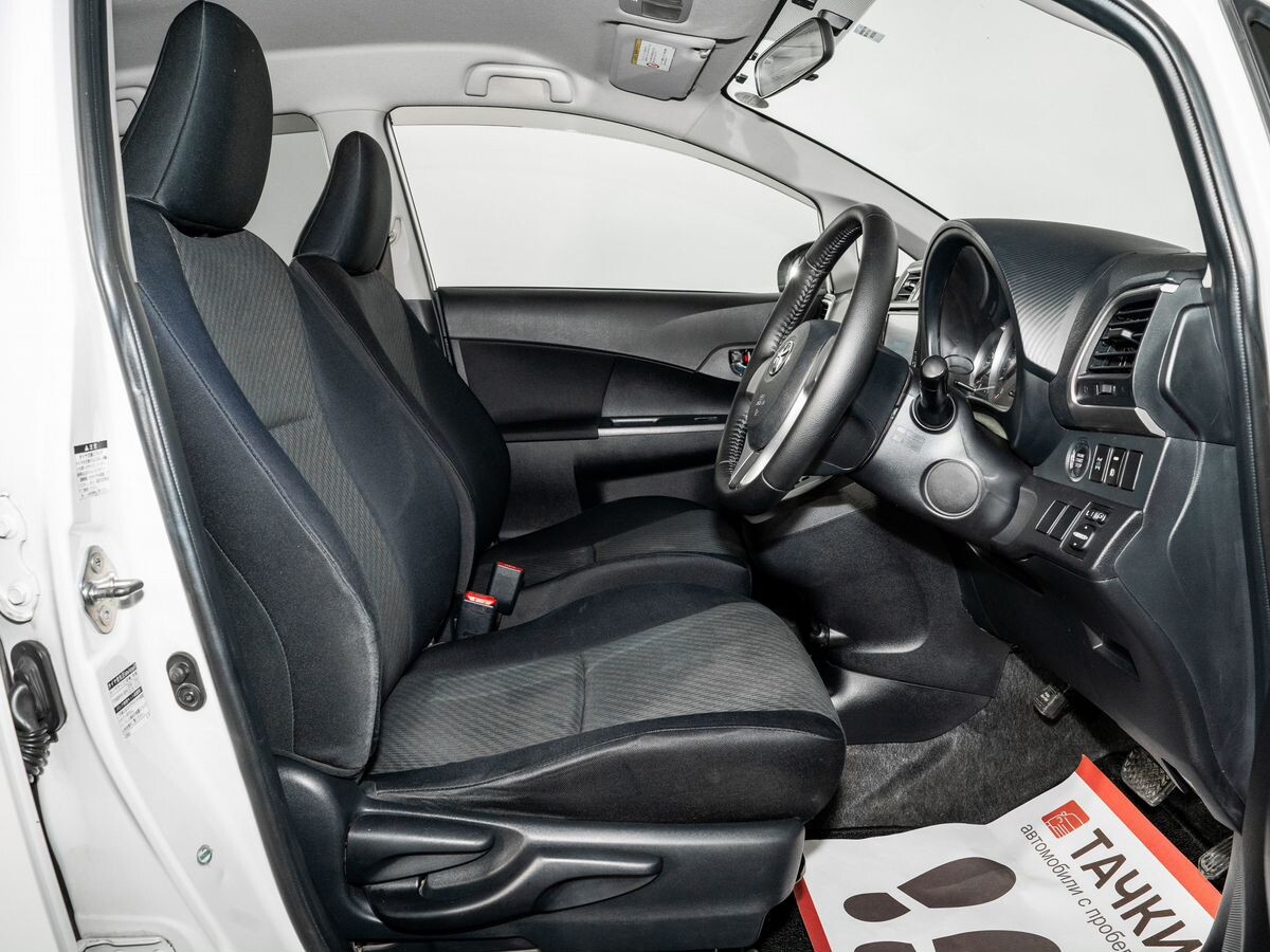 Toyota Ractis 2011 - фото автомобиля