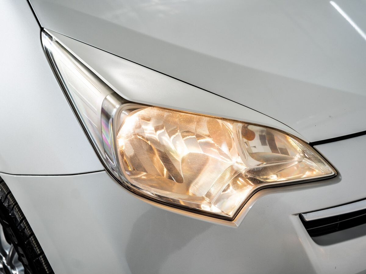 Toyota Ractis 2013 - фото автомобиля