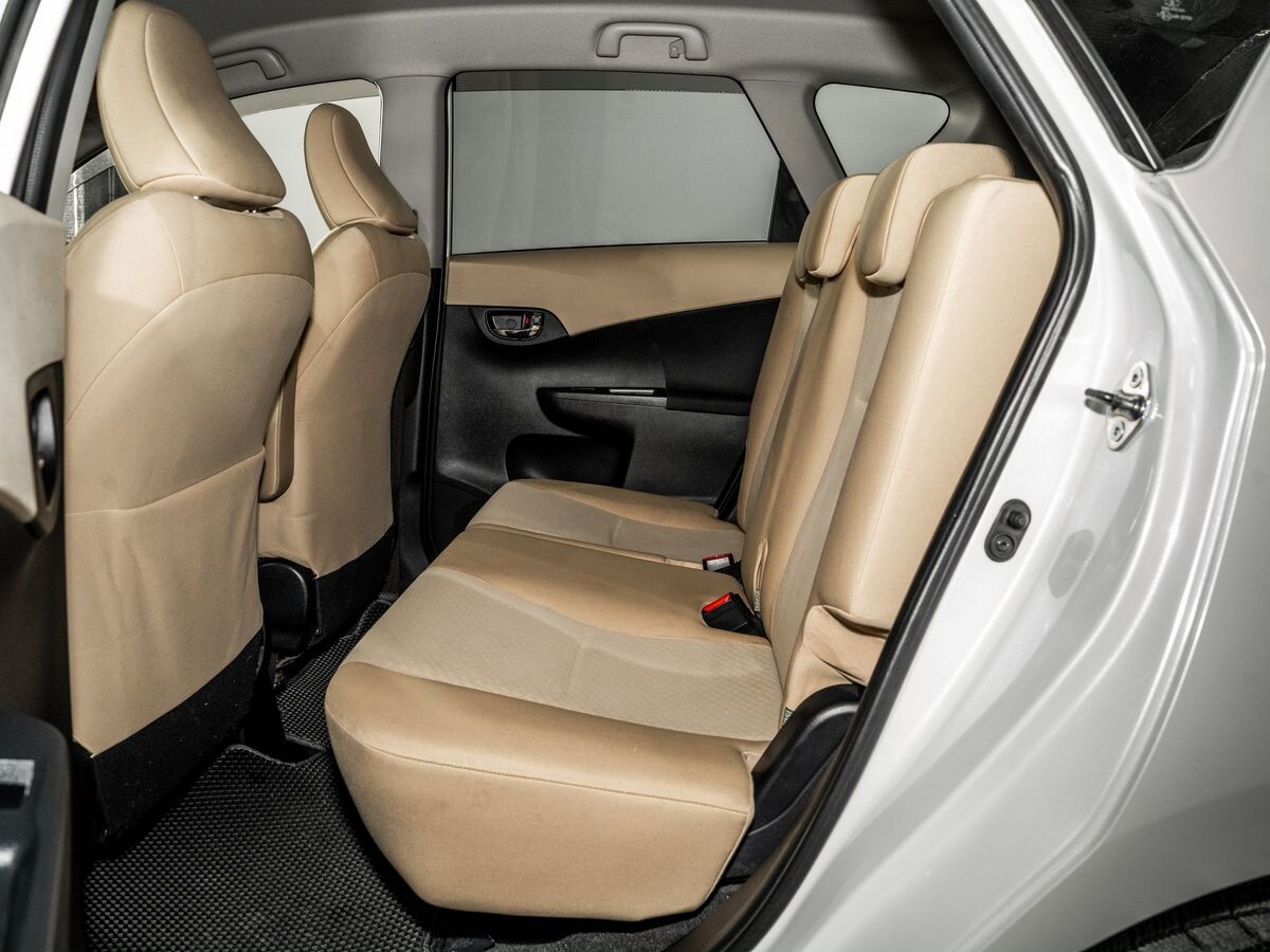 Toyota Ractis 2013 - фото автомобиля