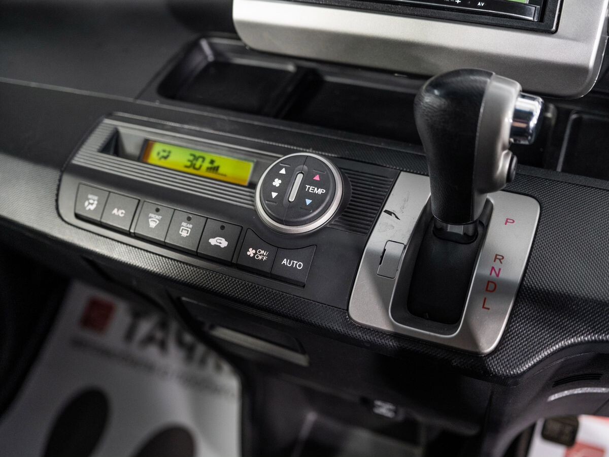 Honda Freed 2012 - фото автомобиля