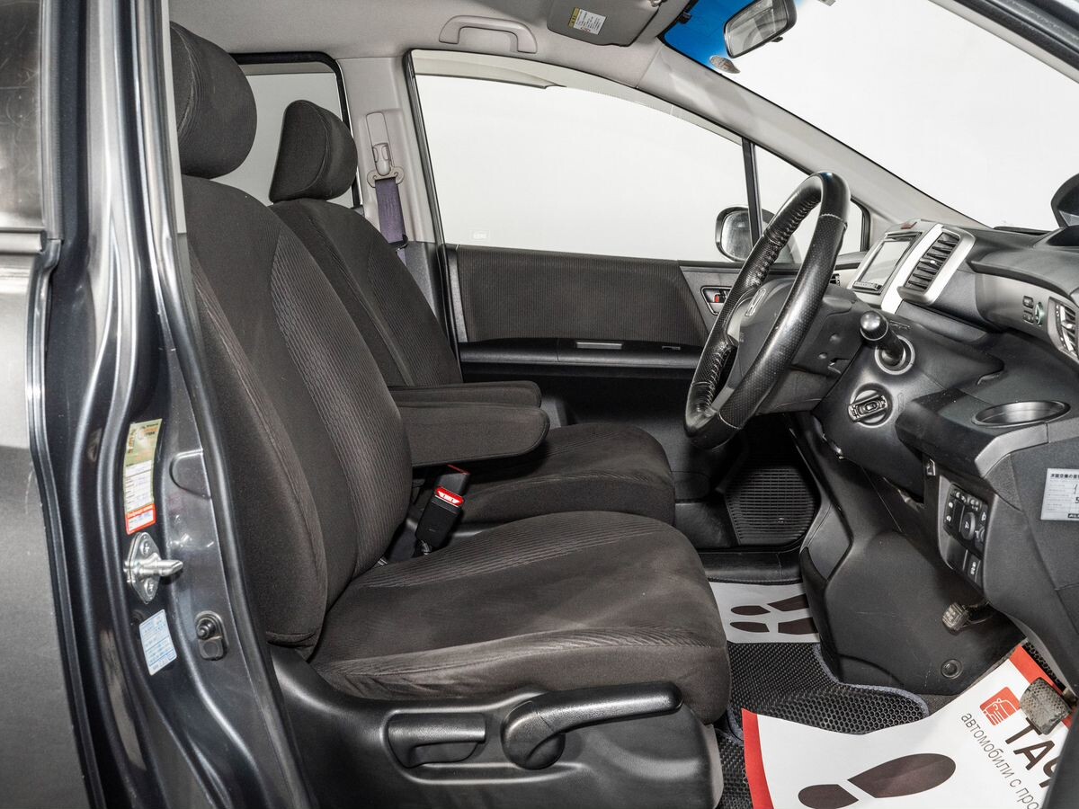 Honda Freed 2012 - фото автомобиля