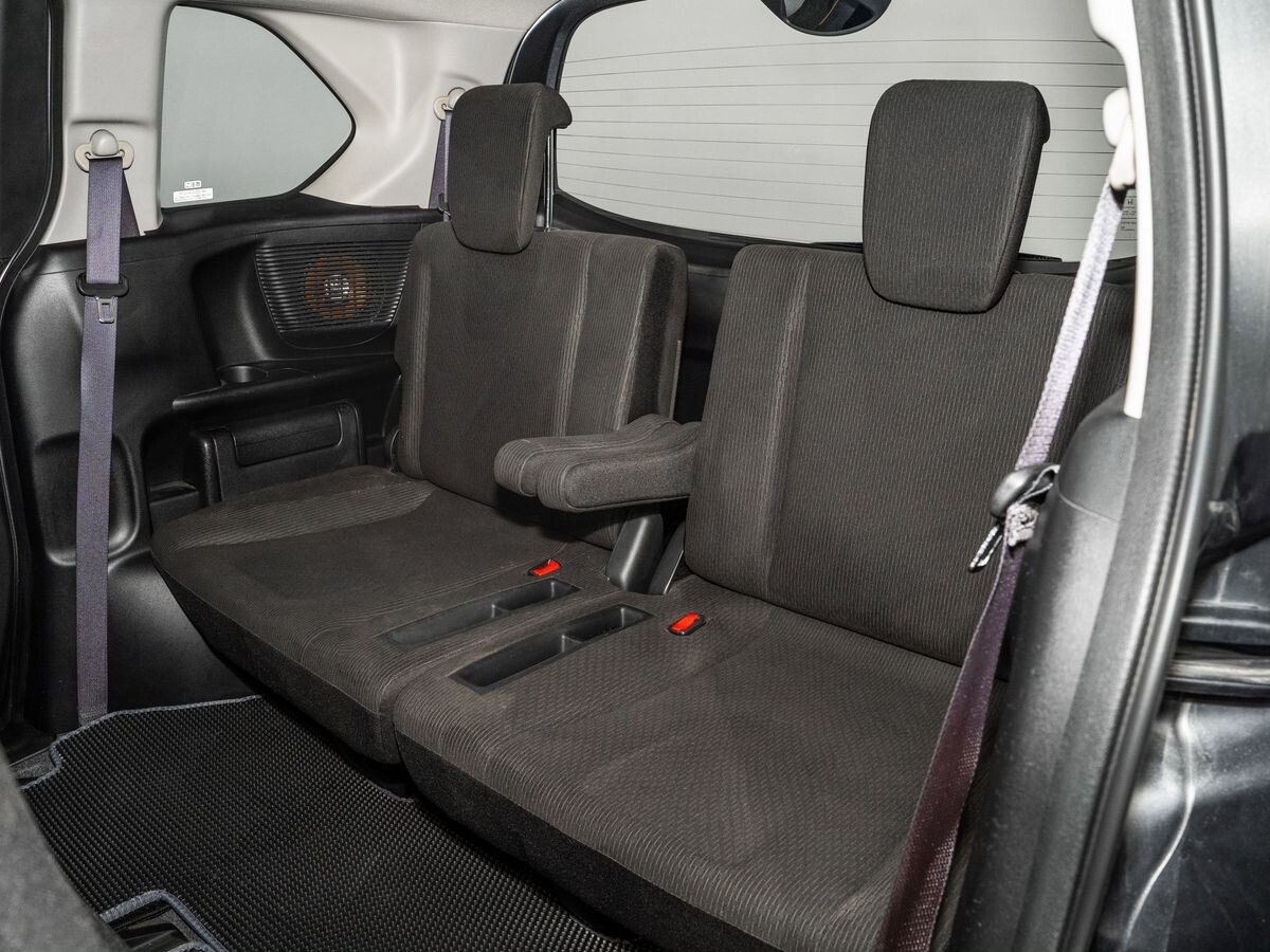 Honda Freed 2012 - фото автомобиля