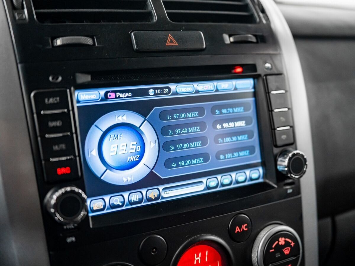 Suzuki Grand Vitara 2010 - фото автомобиля