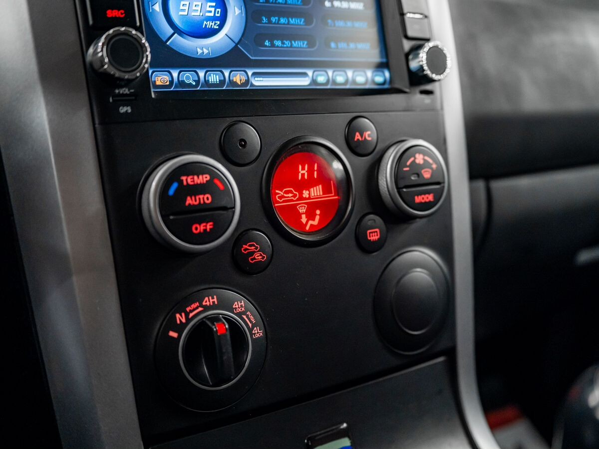 Suzuki Grand Vitara 2010 - фото автомобиля