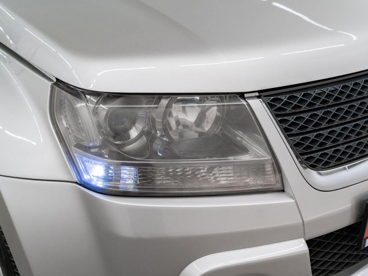 Suzuki Grand Vitara 2010 - фото автомобиля