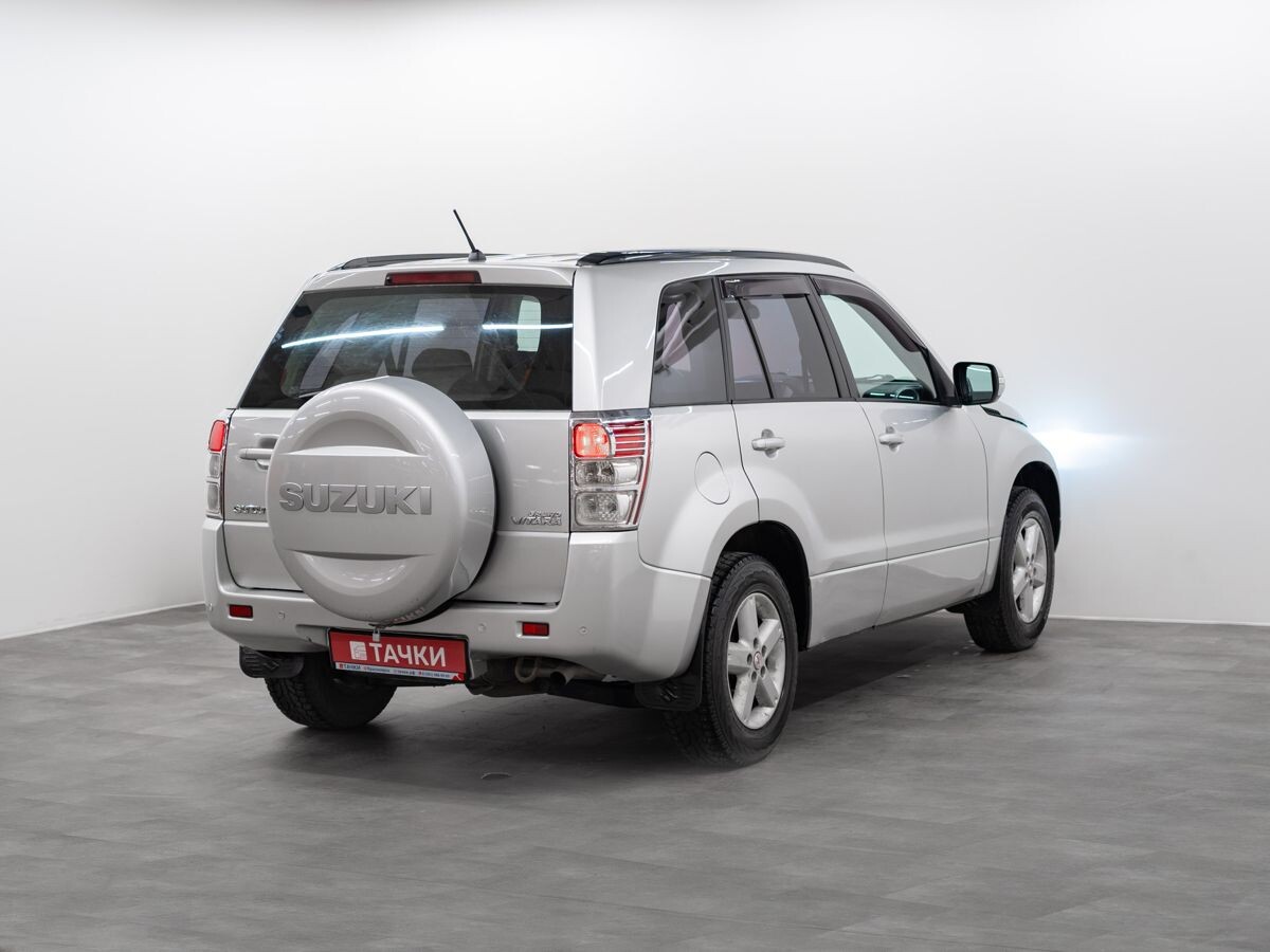 Suzuki Grand Vitara 2010 - фото автомобиля