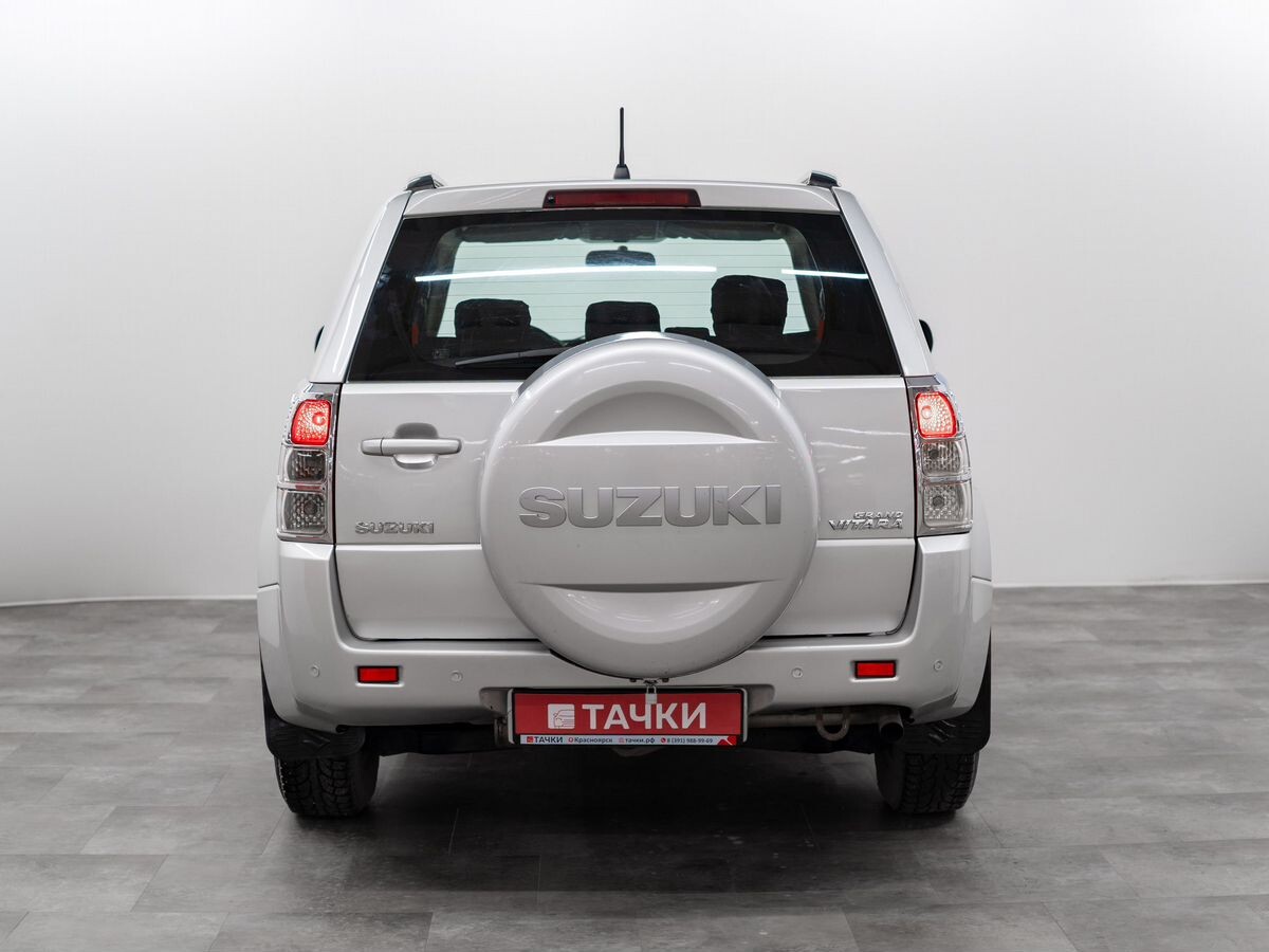 Suzuki Grand Vitara 2010 - фото автомобиля