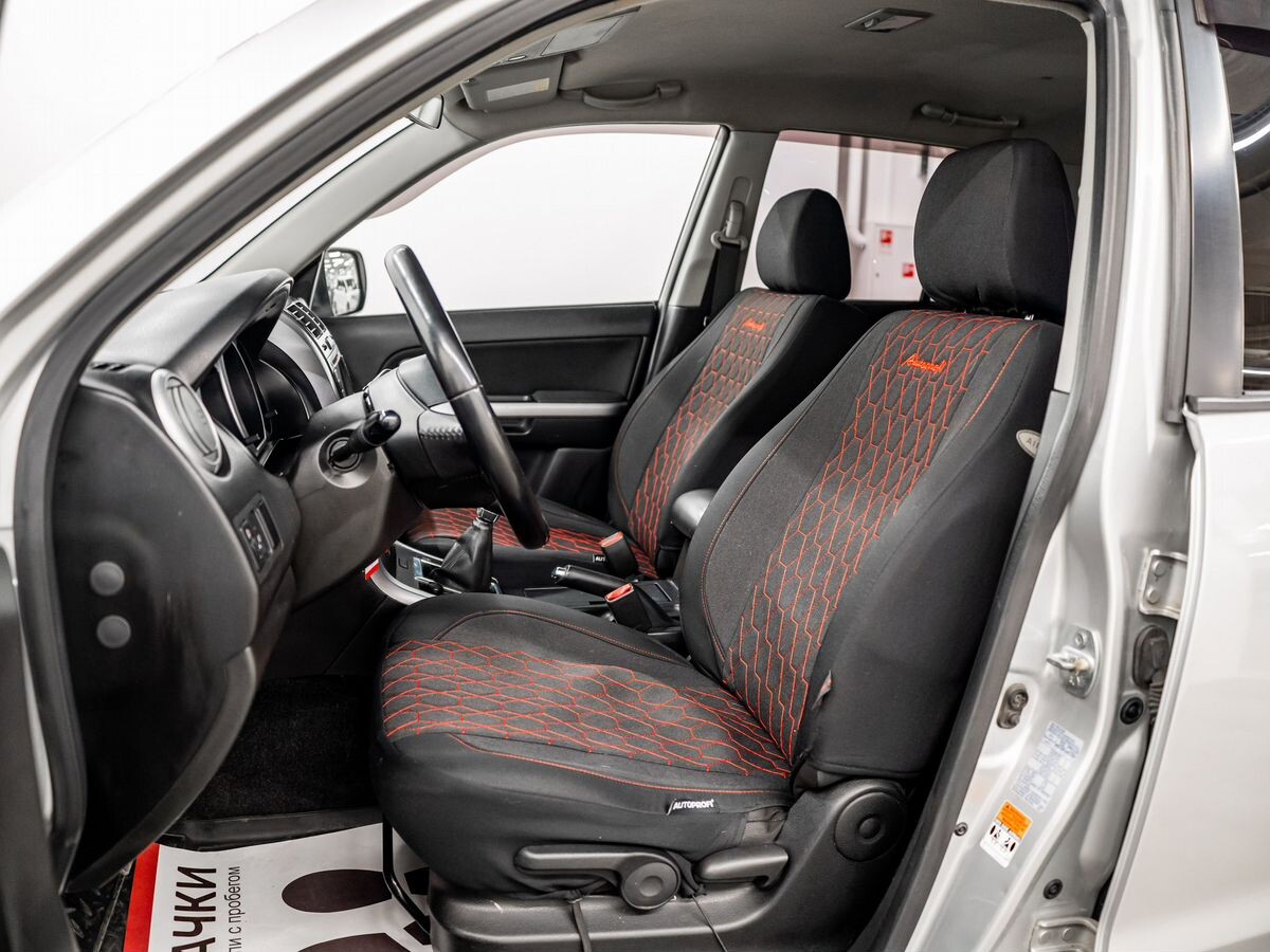 Suzuki Grand Vitara 2010 - фото автомобиля