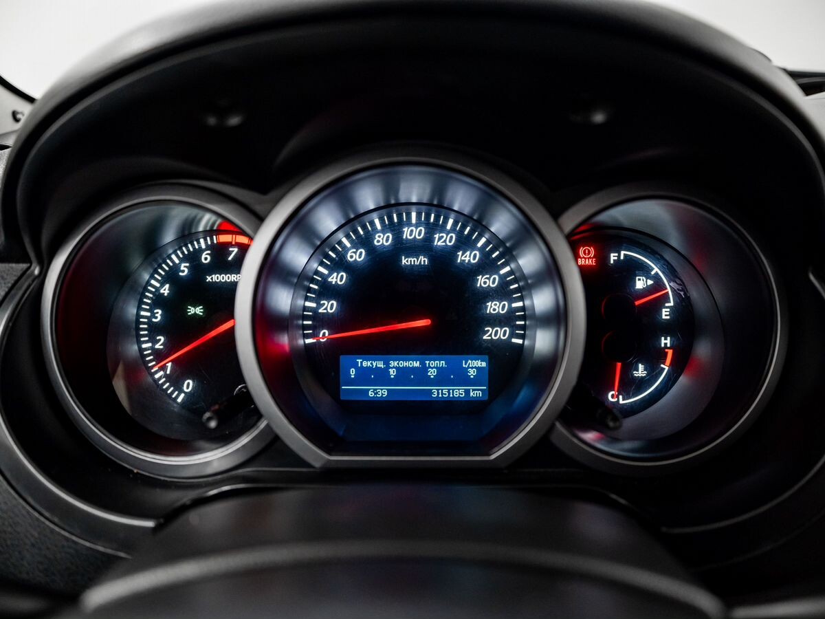 Suzuki Grand Vitara 2010 - фото автомобиля