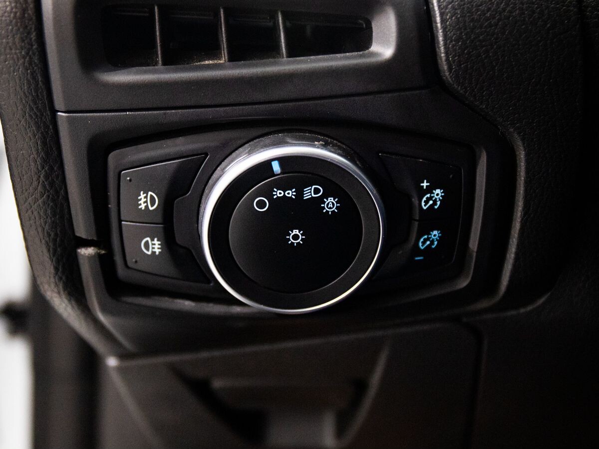 Ford Focus 2016 - фото автомобиля