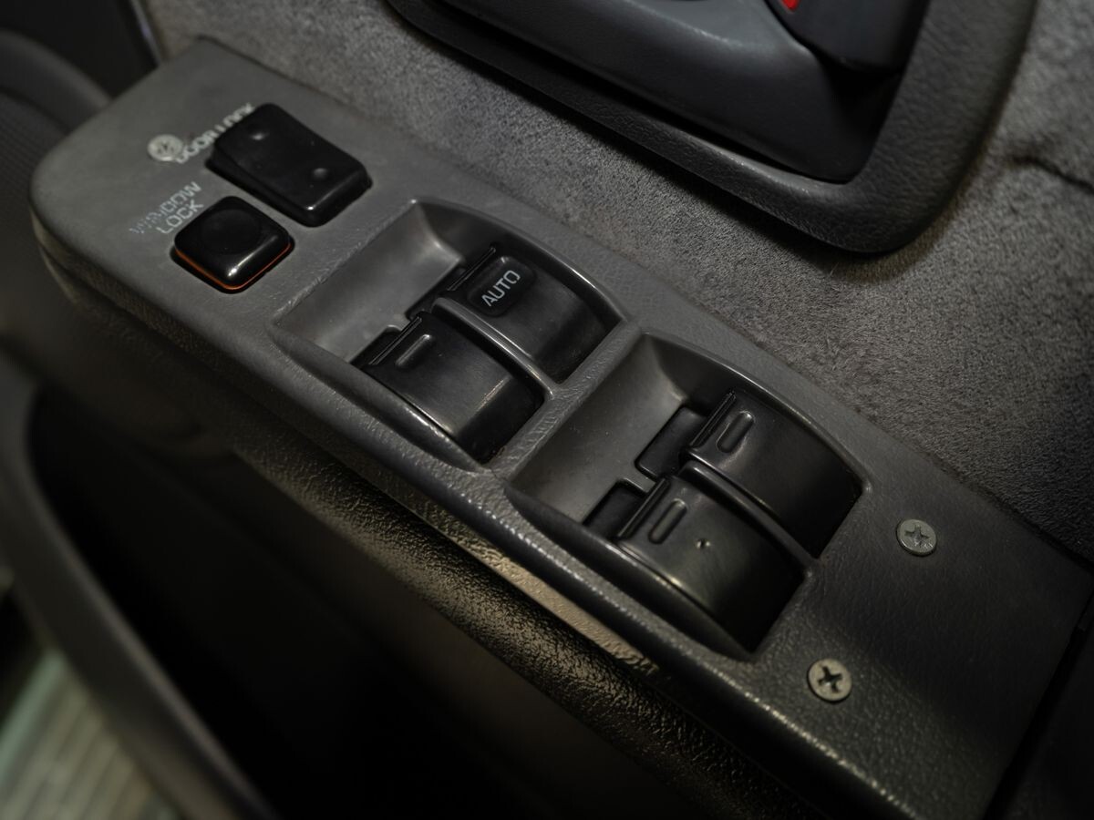 Toyota Land Cruiser 1995 - фото автомобиля