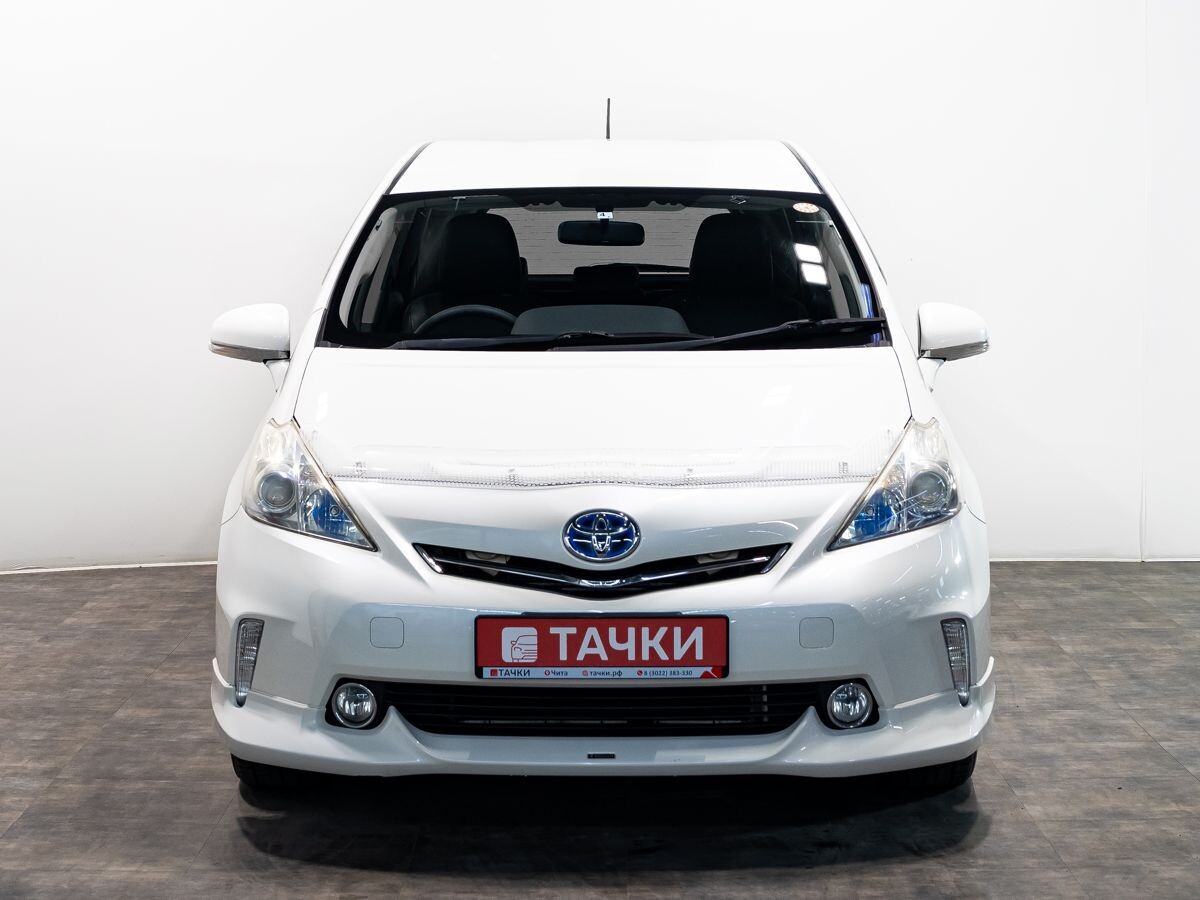 Toyota Prius Alpha 2012 - фото автомобиля